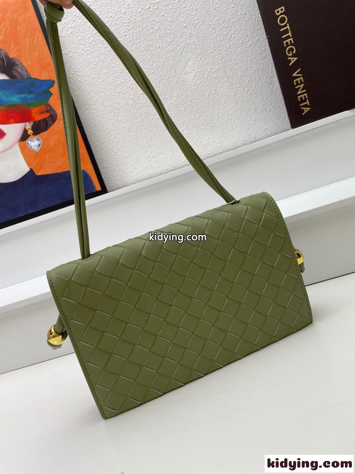 23SS Trio Pouch トリオ ポーチ ストラップ バッグ ボッテガ・ヴェネタ バッグ コピー グリーン-1