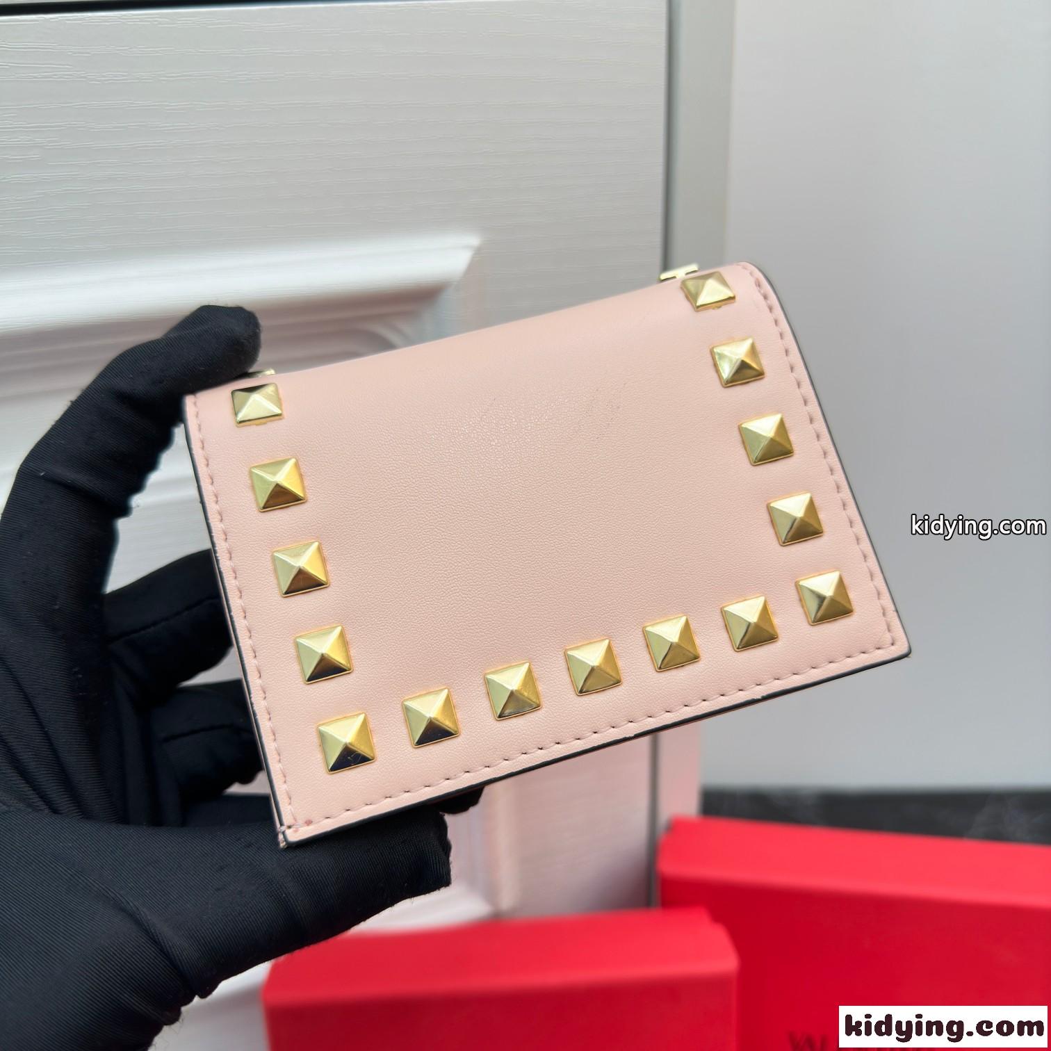 ロックスタッズ スモール ウォレット ヴァレンティノ 財布 コピー ピンク-2