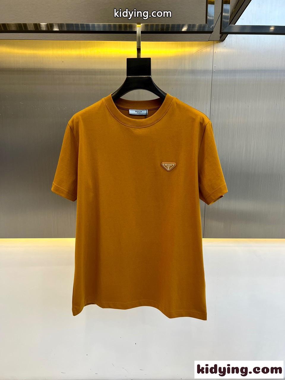 シンプル トライアングルロゴ付き 半袖Tシャツ プラダ Tシャツ コピー ブラウン-0