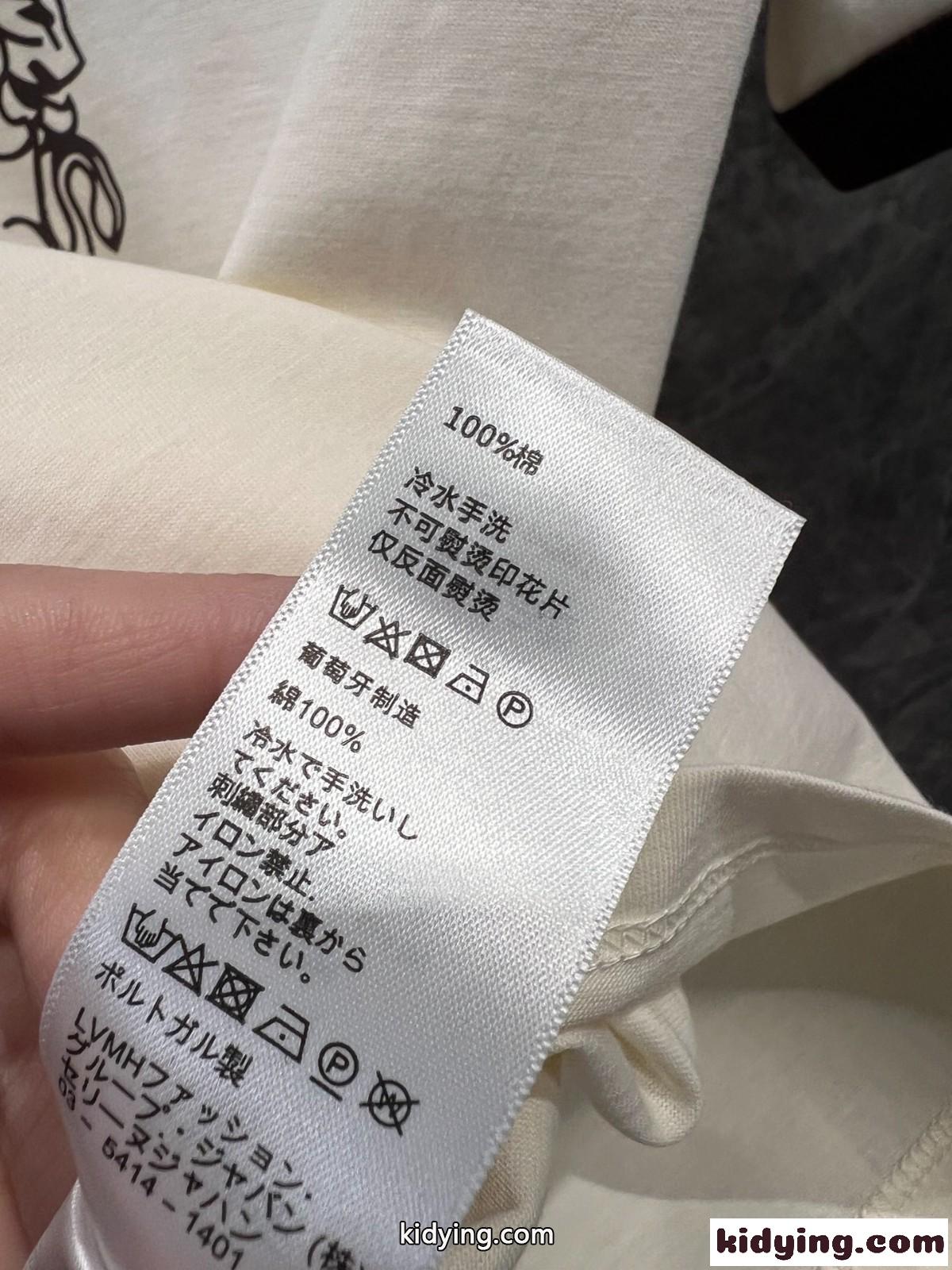 飽きのこない 人気 コットン 半袖Tシャツ セリーヌ Tシャツ コピー ホワイト-4