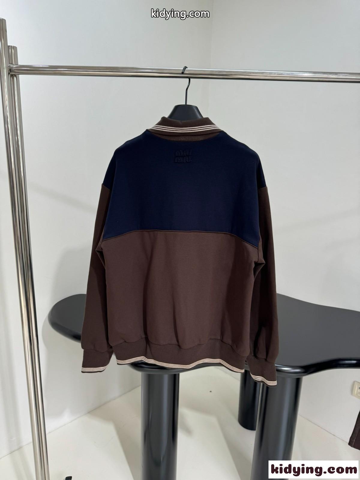 大人カジュアル ジッパー付き スウェットシャツ ミュウミュウ Tシャツ コピー-1