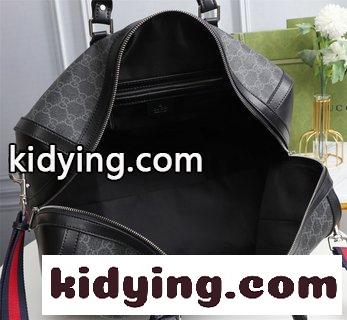 GUCCIの最新の旅行袋は質感が非常に柔らかく 柔らかいGG Supreme高級人工帆布で作られています GG x Supreme バッグコピー-0