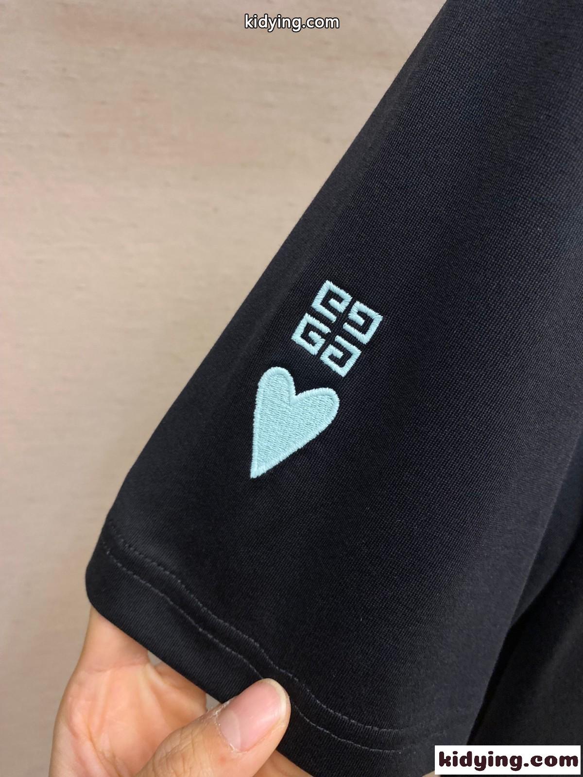 ジバンシィ Tシャツ 偽物 Love プリント クルーネック コットン 半袖Tシャツ ブラック-4