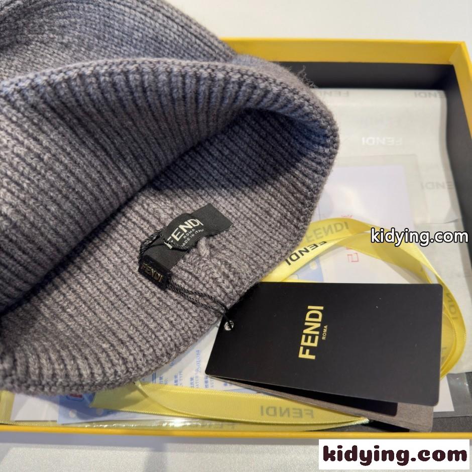 フェンディ キャップ コピー ユニセックス FENDI ロゴ ニットキャップ グレー-4