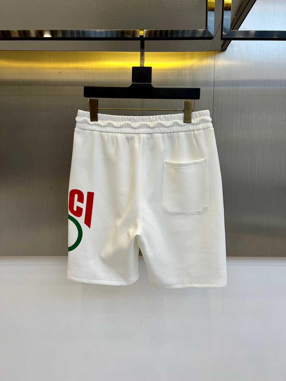 カジュアル 合わせやすい グッチ パンツ 偽物 メンズ ショートパンツ ホワイト-0