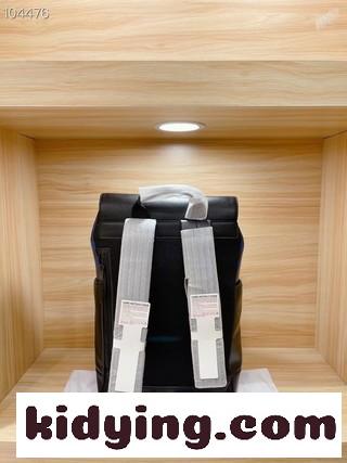 コーチバッグ激安 コピー スライドファスナー 滑らかなエッジ 洗練された仕上がりの細部まで-2