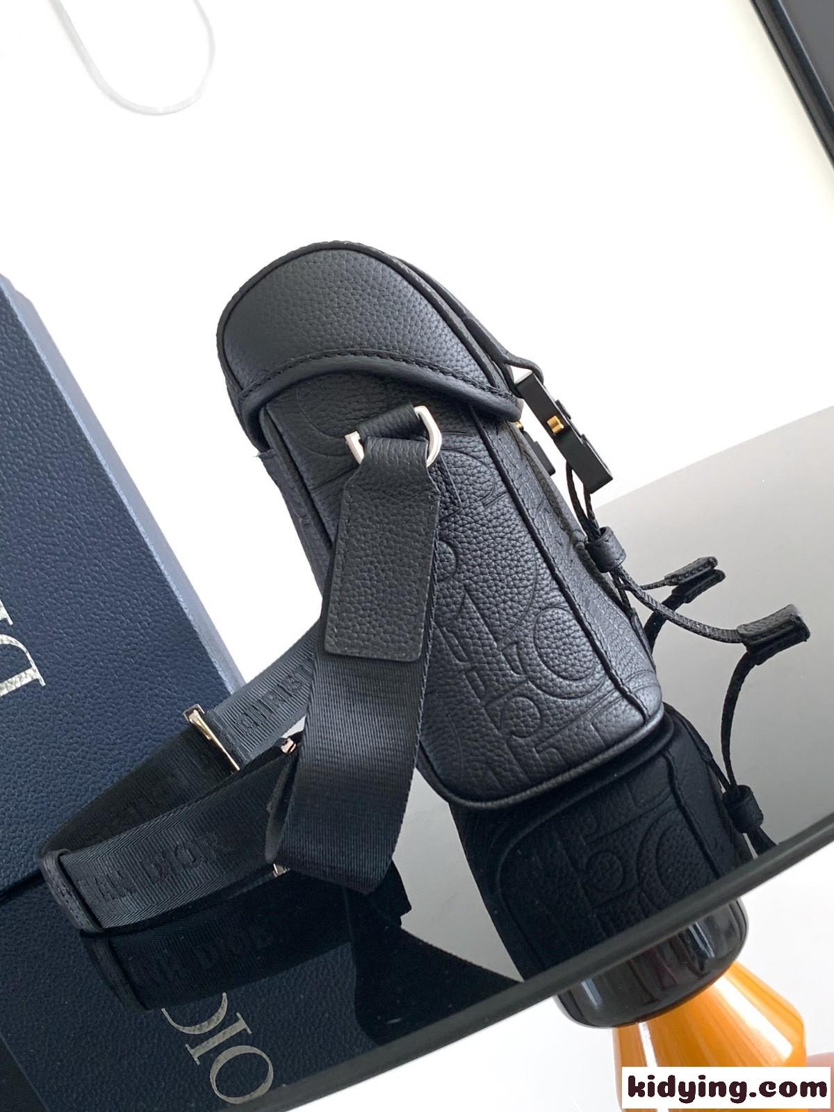 Dior Hit the Road フラップ付き メッセンジャーバッグ スーパーコピー ブラック-1