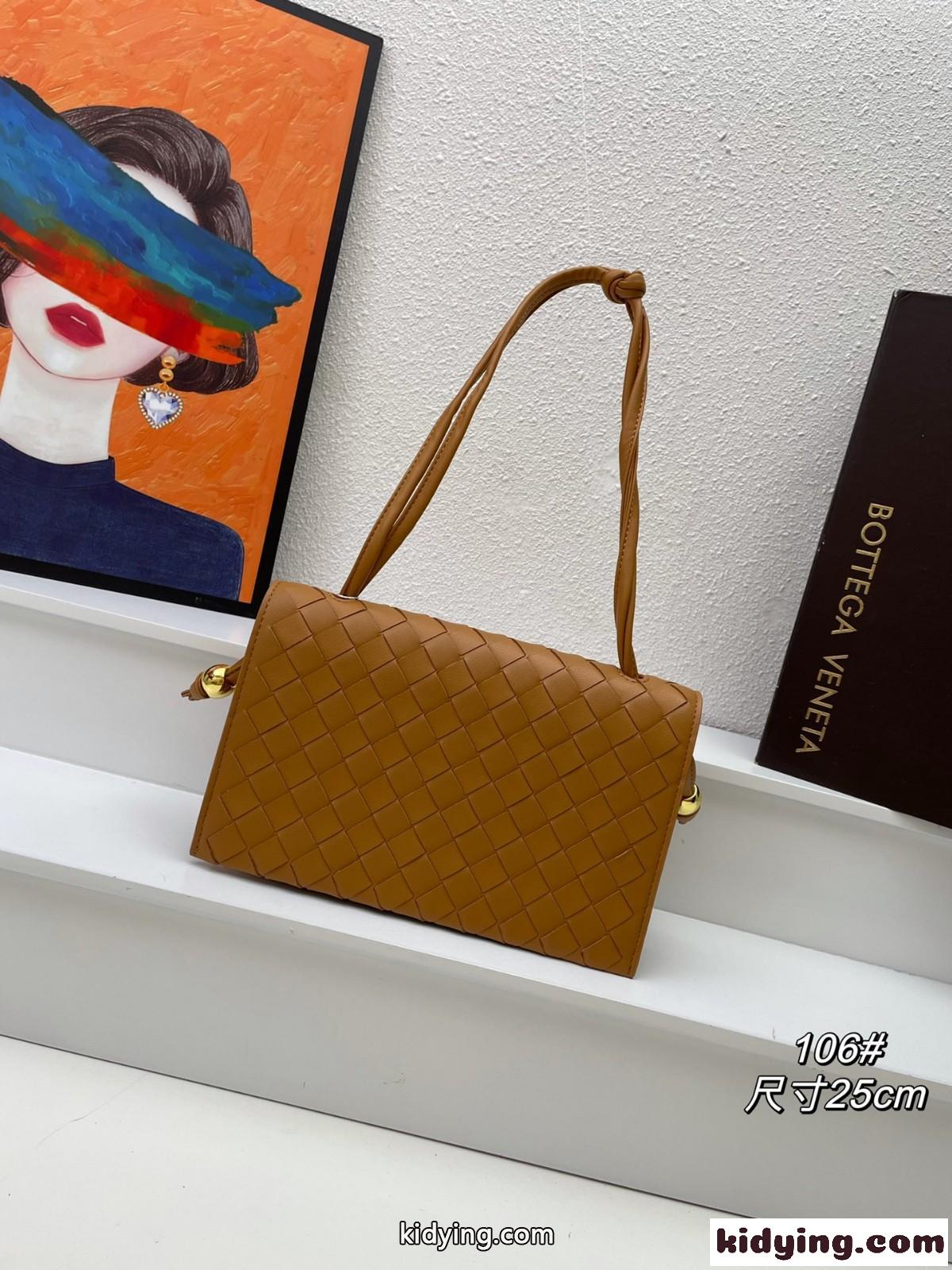 23SS Trio Pouch トリオ ポーチ ストラップ バッグ ボッテガ・ヴェネタ バッグ コピー ブラウン-2