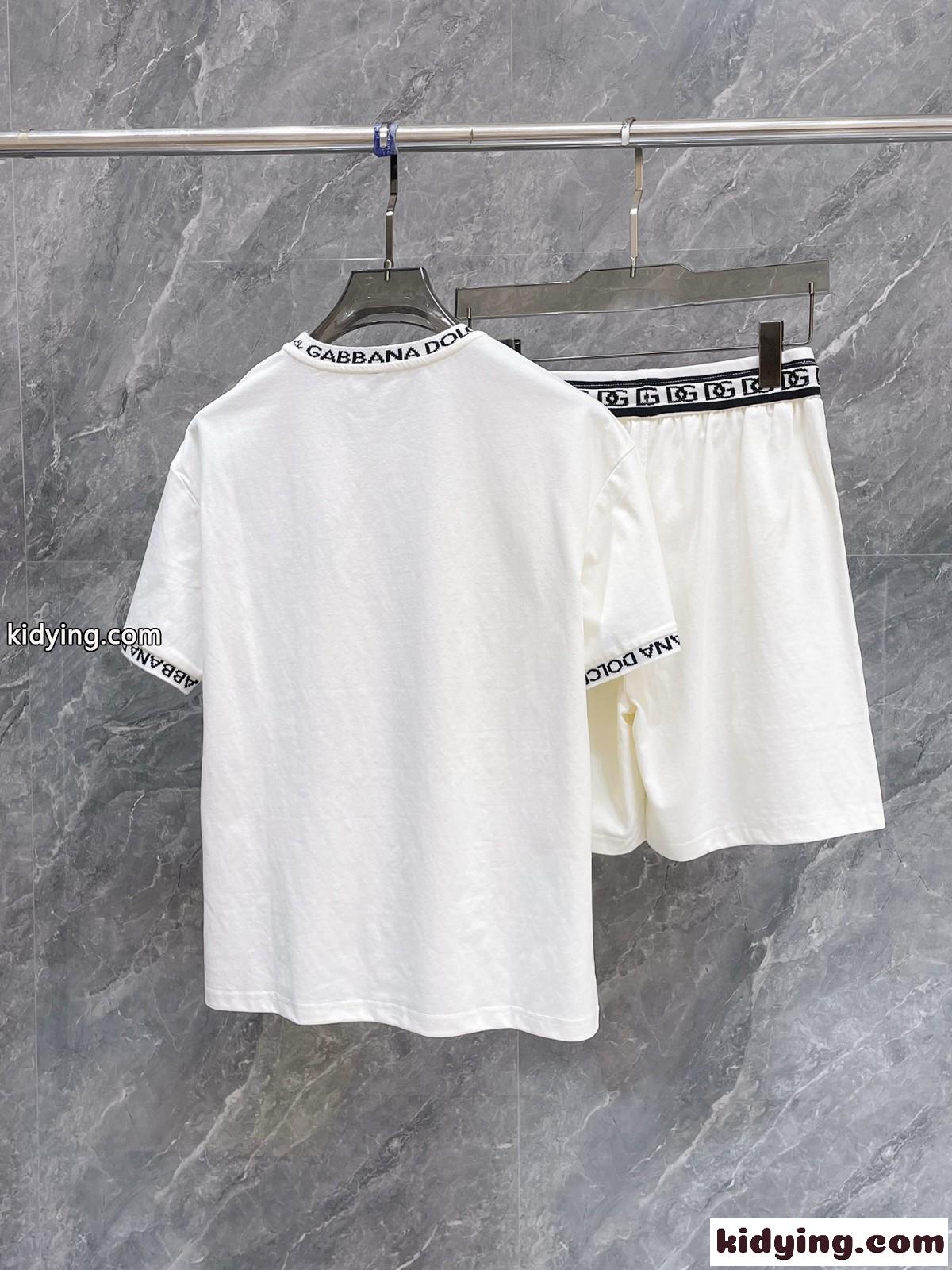 半袖Tシャツ×ショートパンツ2点セット ドルチェ&ガッバーナ セットアップ 偽物 ホワイト-3