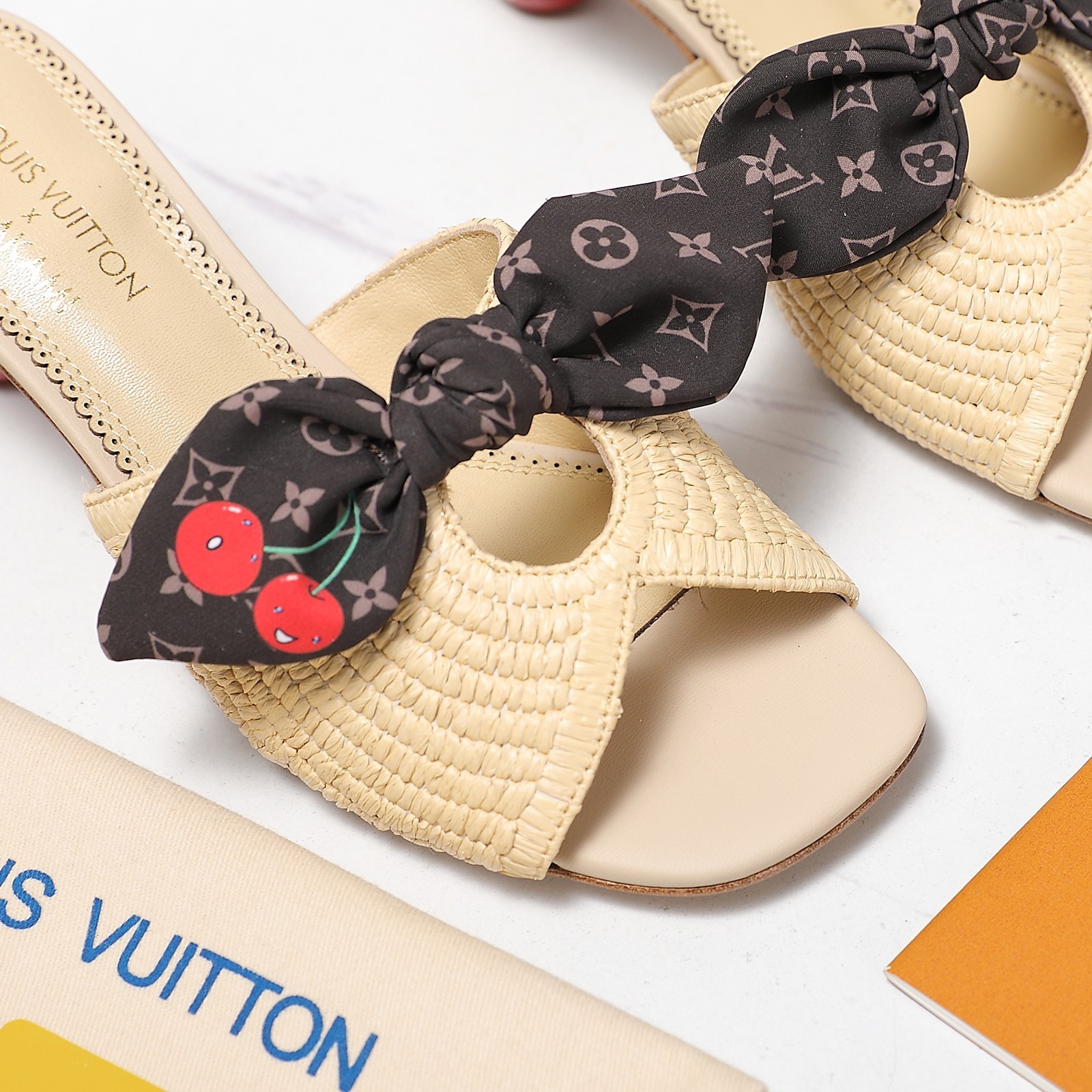 大人気 新作 LV × TM シェリー ミュール ルイ・ヴィトン サンダル スーパーコピー N級品-2