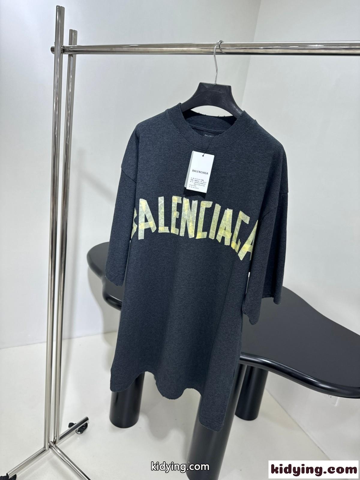 人気 カジュアル TAPE TYPE Tシャツ バレンシアガ Tシャツ コピー ダークグレー-0