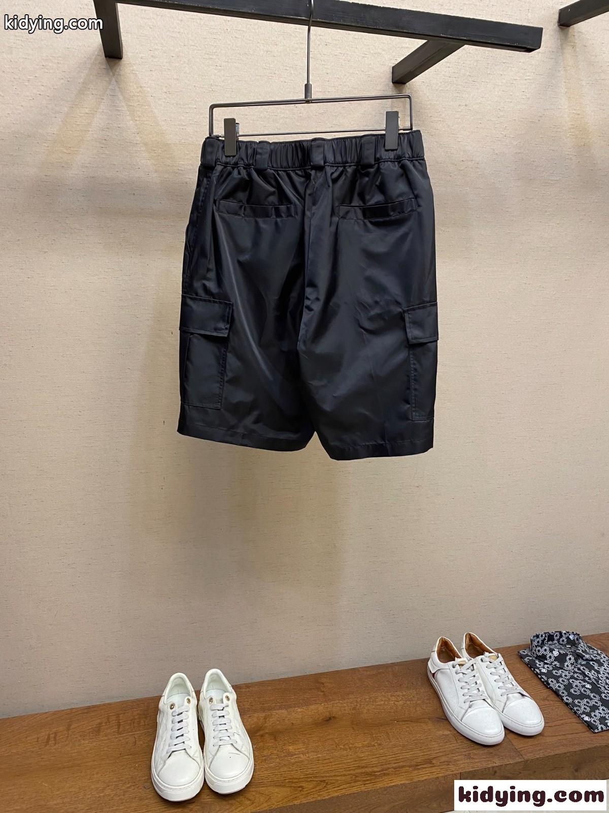 定番 カジュアル ナイロン ショートパンツ プラダ パンツ コピー ブラック-1