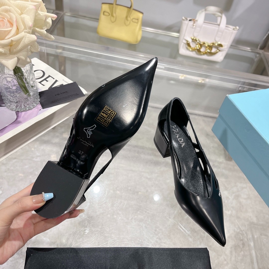カットアウト レザー パンプス プラダ パンプス コピー レディースシューズ ブラック-4