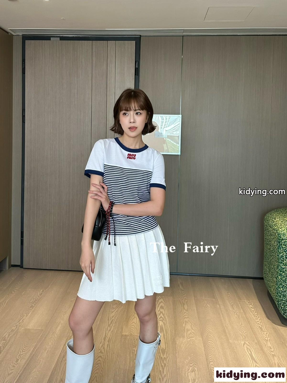 スタイリッシュ クルーネック 半袖Tシャツ ミュウミュウ Tシャツ コピー ネイビー-5