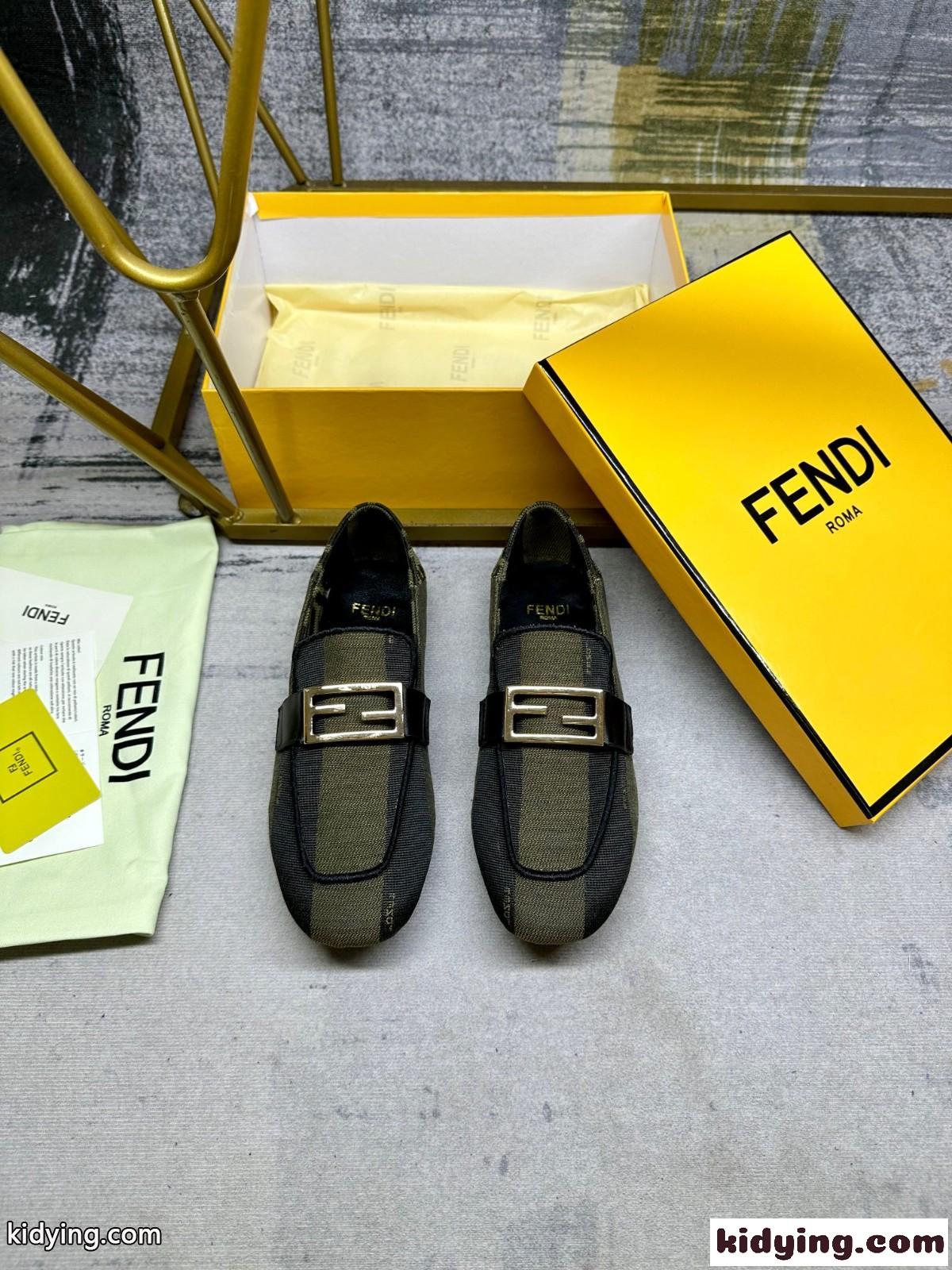 バゲット キャンバス ローファー フェンディ モカシン スーパーコピー カーキ-2