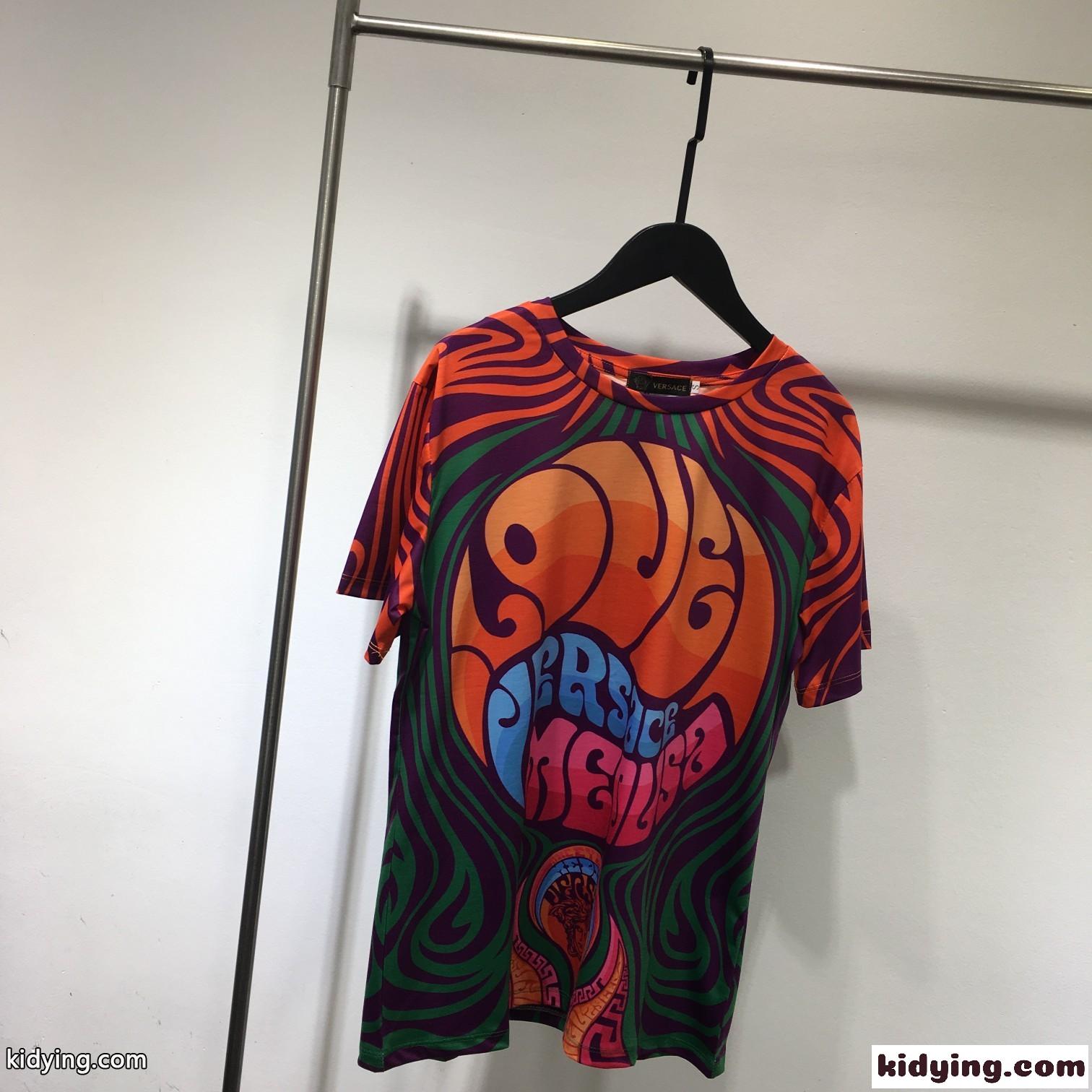 大注目 オーバーサイズ 体型カバー プリント 人気 ヴェルサーチェ 半袖Tシャツ コピー 春夏 新作 クルーネック トップス-1
