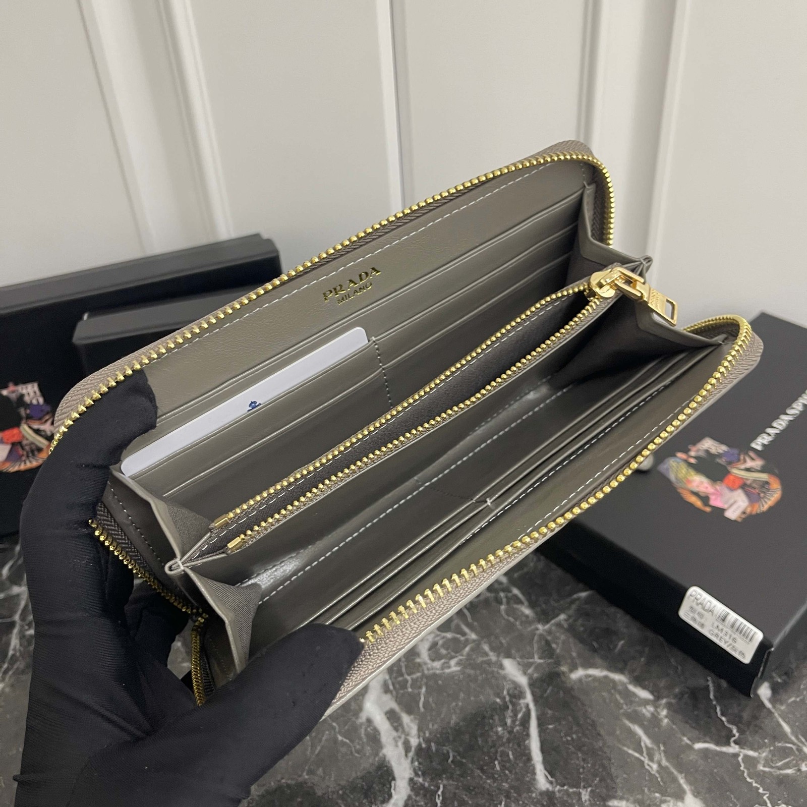 シンプル 上品 ラウンドファスナー 長財布 プラダ 財布 コピー ユニセックス グレー-3