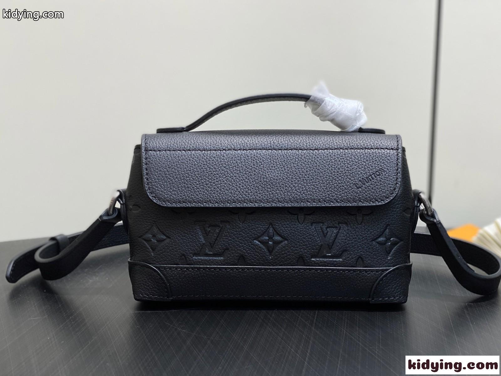 LV スティーマーイーストウエスト ウェアラブル ウォレット ルイ・ヴィトン スーパーコピー M13888-1
