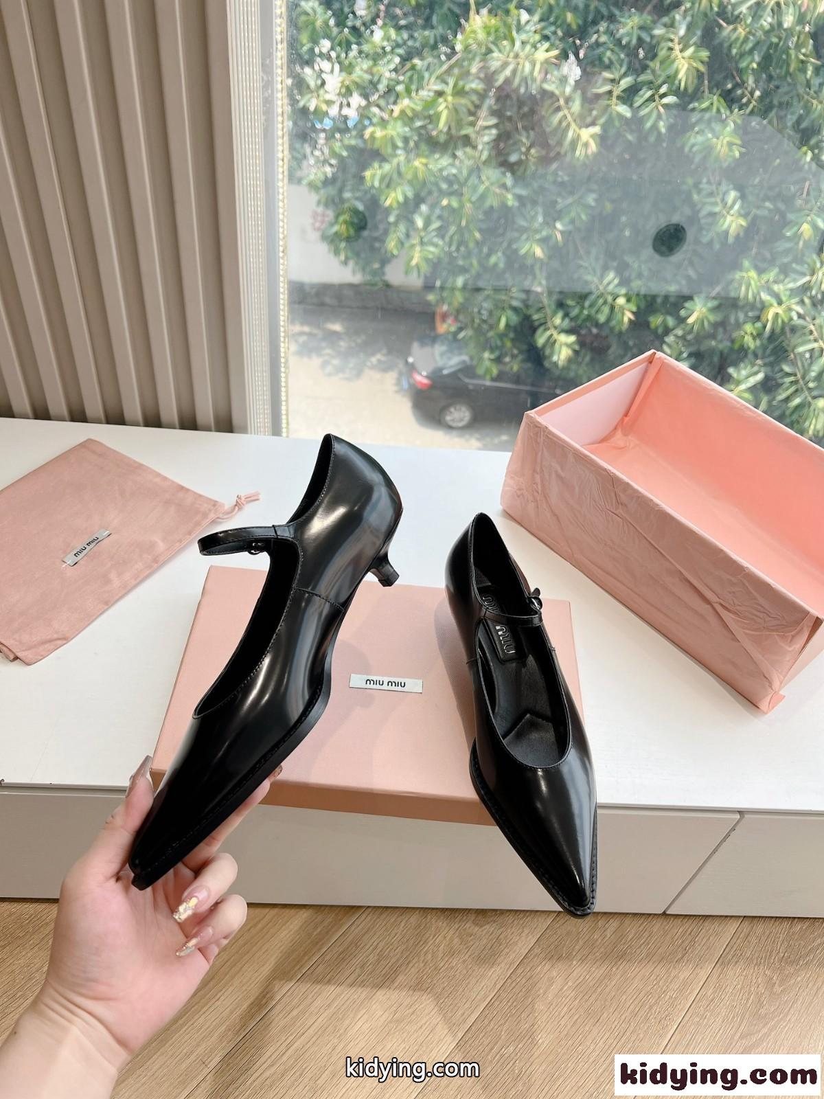ブラッシュドレザー パンプス ミュウミュウ パンプス スーパーコピー ブラック-2