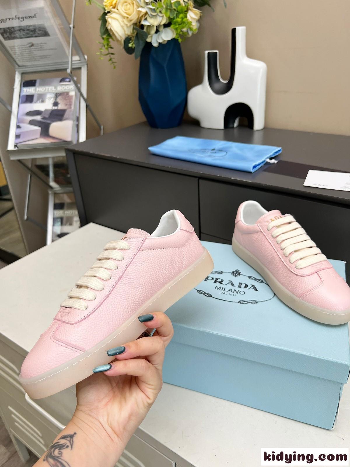 人気 洗練された レザー レディース メンズ シューズ プラダ スニーカー コピー ピンク-3