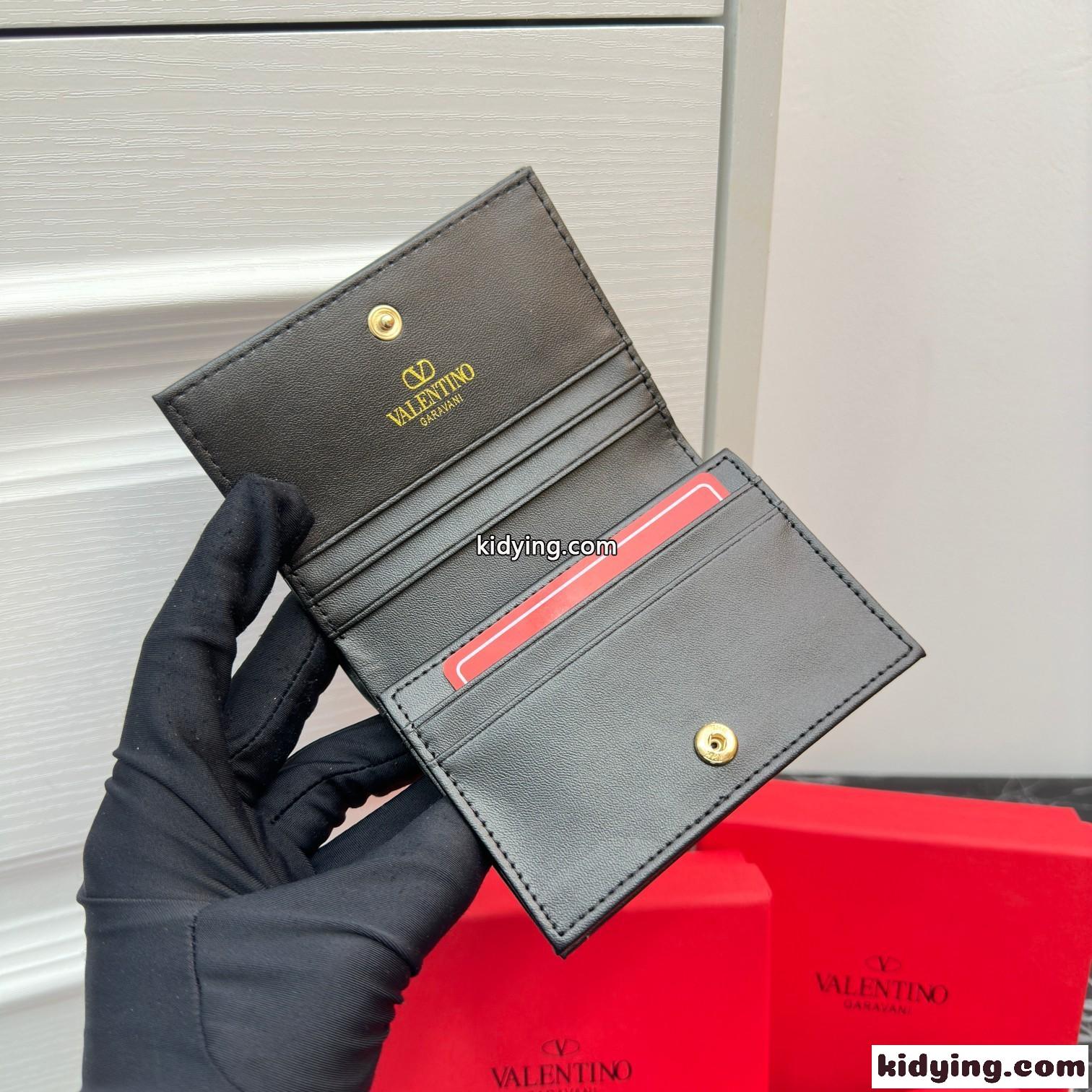 ロックスタッズ スモール ウォレット ヴァレンティノ 財布 コピー ブラック-4