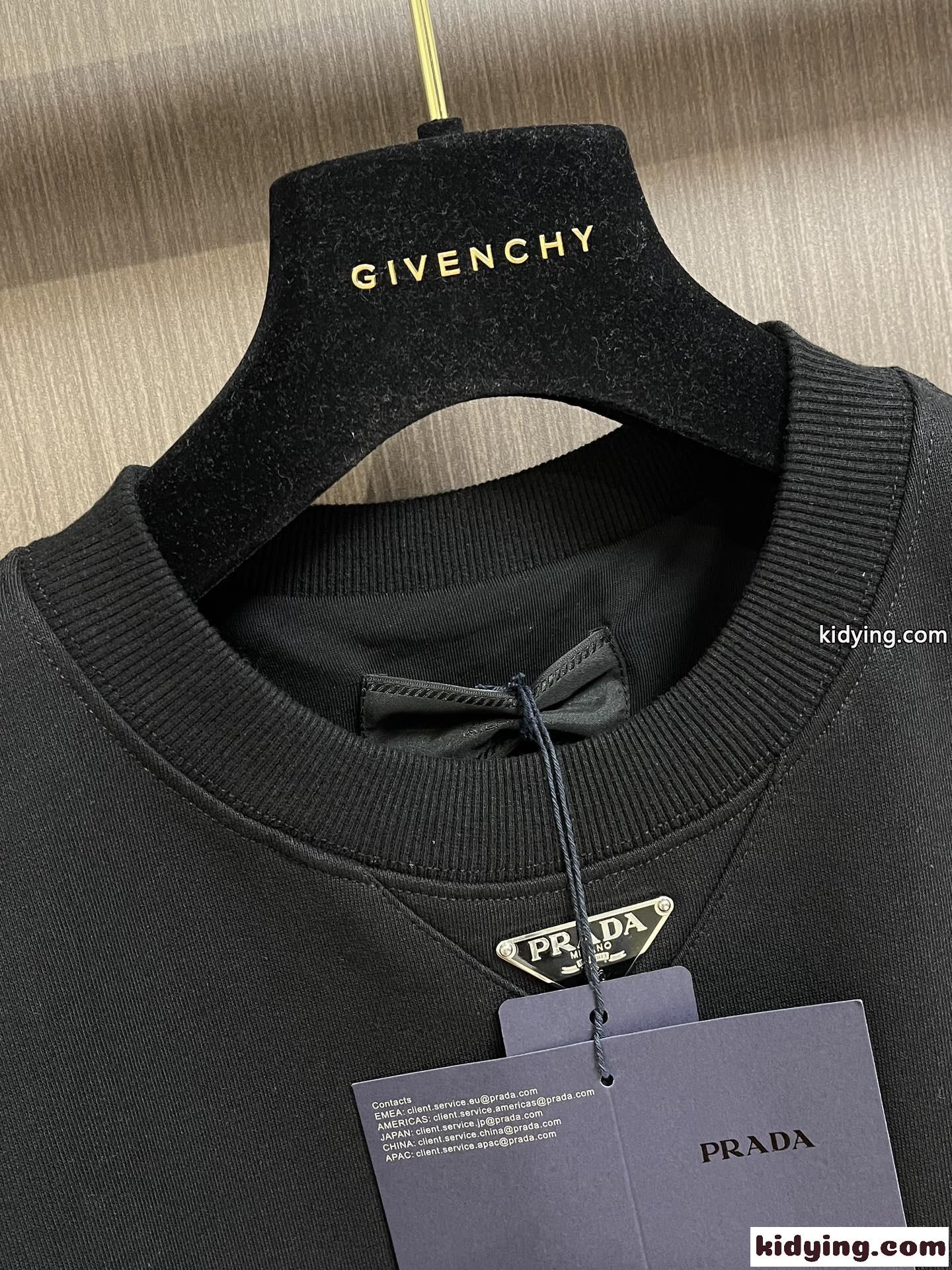 カジュアル 定番 ロゴ付き クルーネック プラダ Tシャツ コピー スウェットシャツ-1