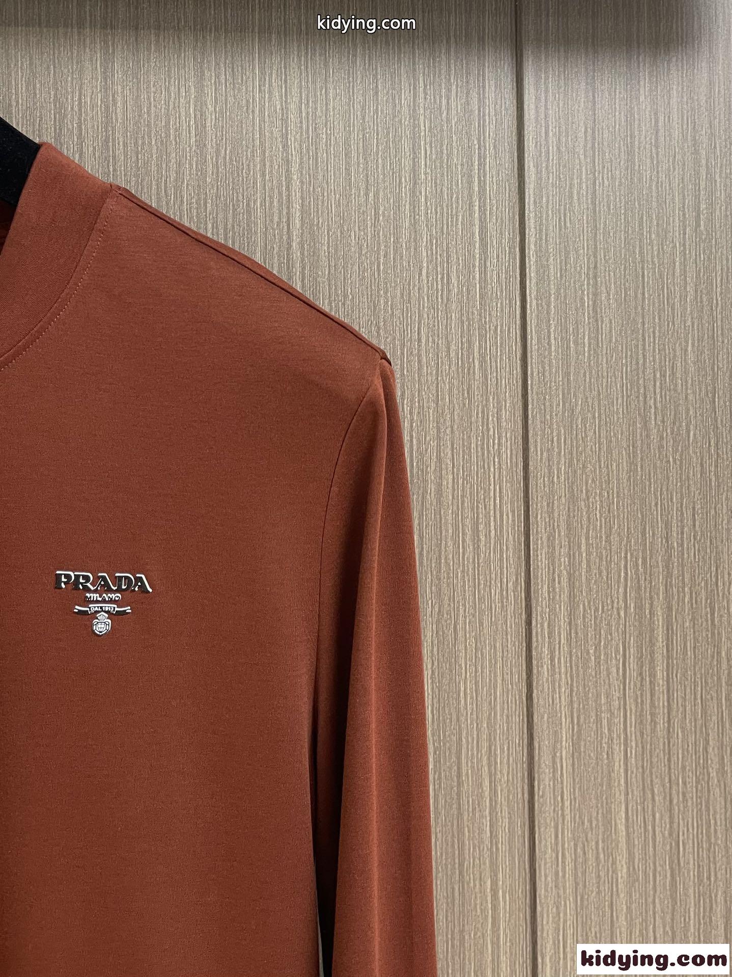 シンプル ロゴ入り プラダ Tシャツ コピー 長袖Tシャツ 合わせやすい-2