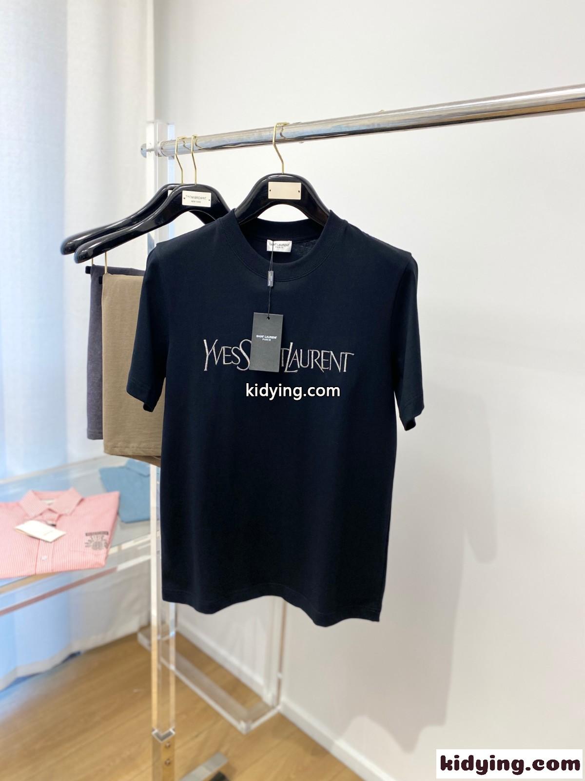 イヴ・サンローラン Tシャツ コピー シンプル 合わせやすい クルーネック 半袖 ブラック-0