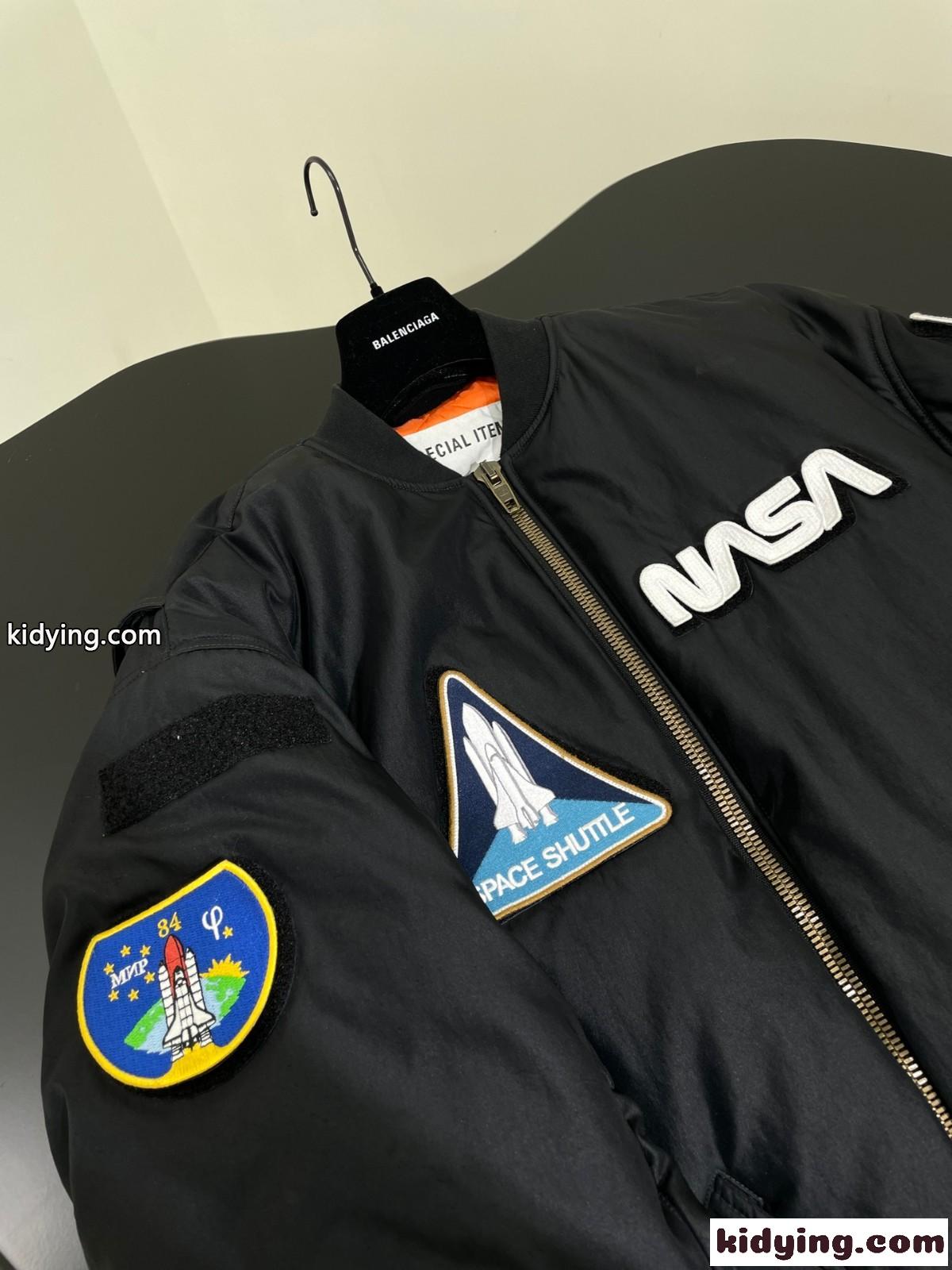BALENCIAGA NASA コラボ オーバーサイズ ボンバージャケット スーパーコピー-2