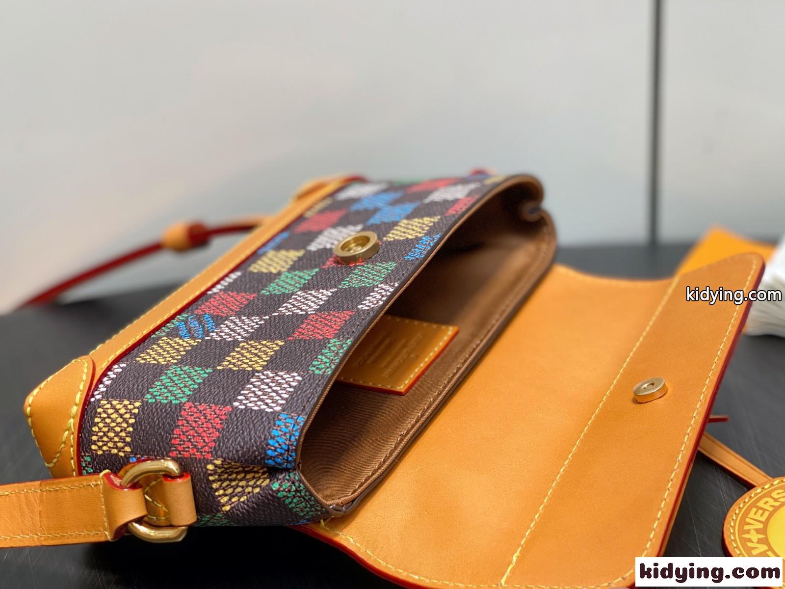 LV スティーマー･イーストウエスト ウェアラブル ウォレット ルイ・ヴィトン スーパーコピー N00187-4
