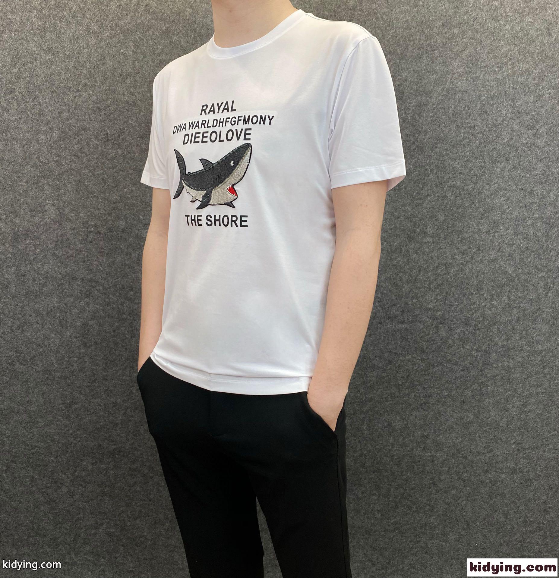 トムブラウン tシャツ コピー 春夏 トップス メンズ おしゃれ 定番 プリント 半袖 クルーネック-2