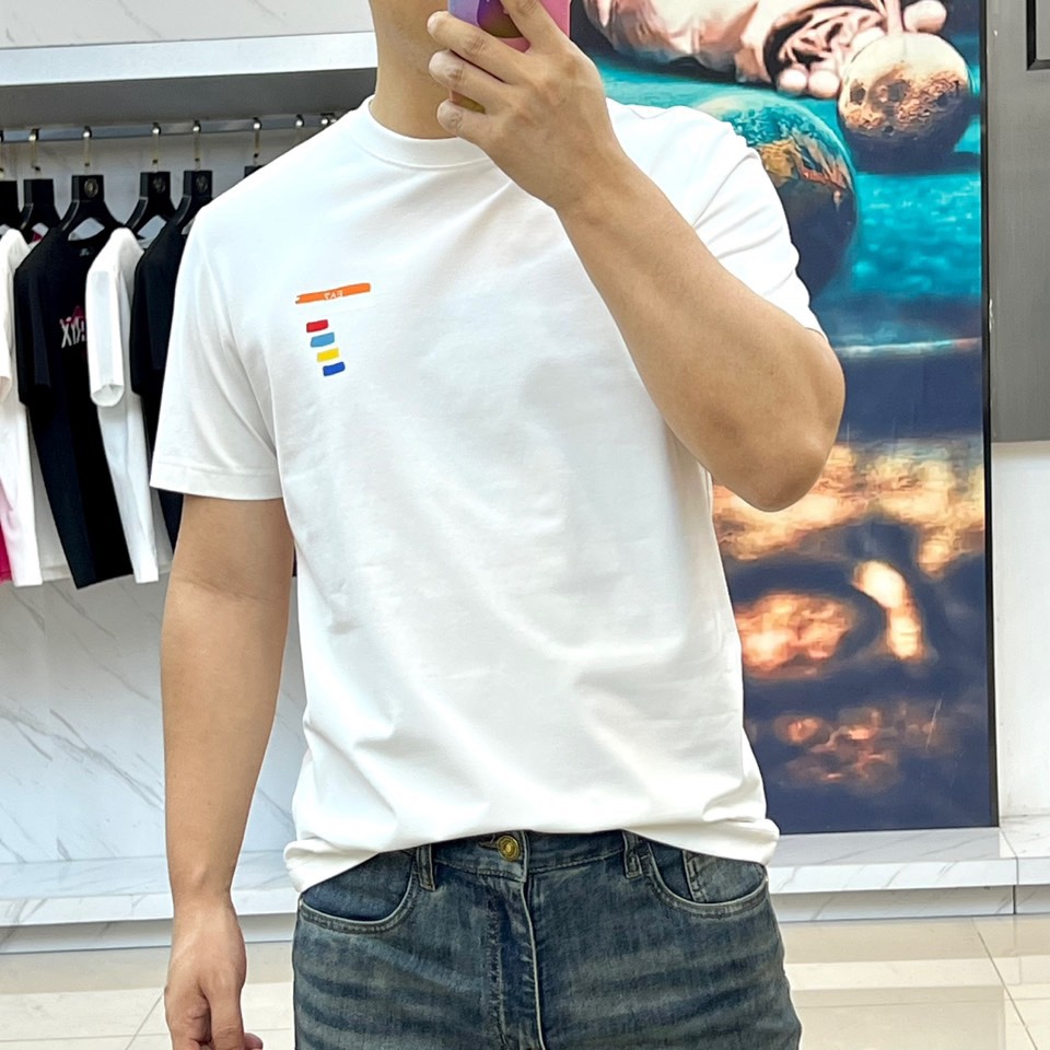 シンプル ロゴ クルーネック アルマーニ Tシャツ 偽物 半袖Tシャツ ホワイト-1