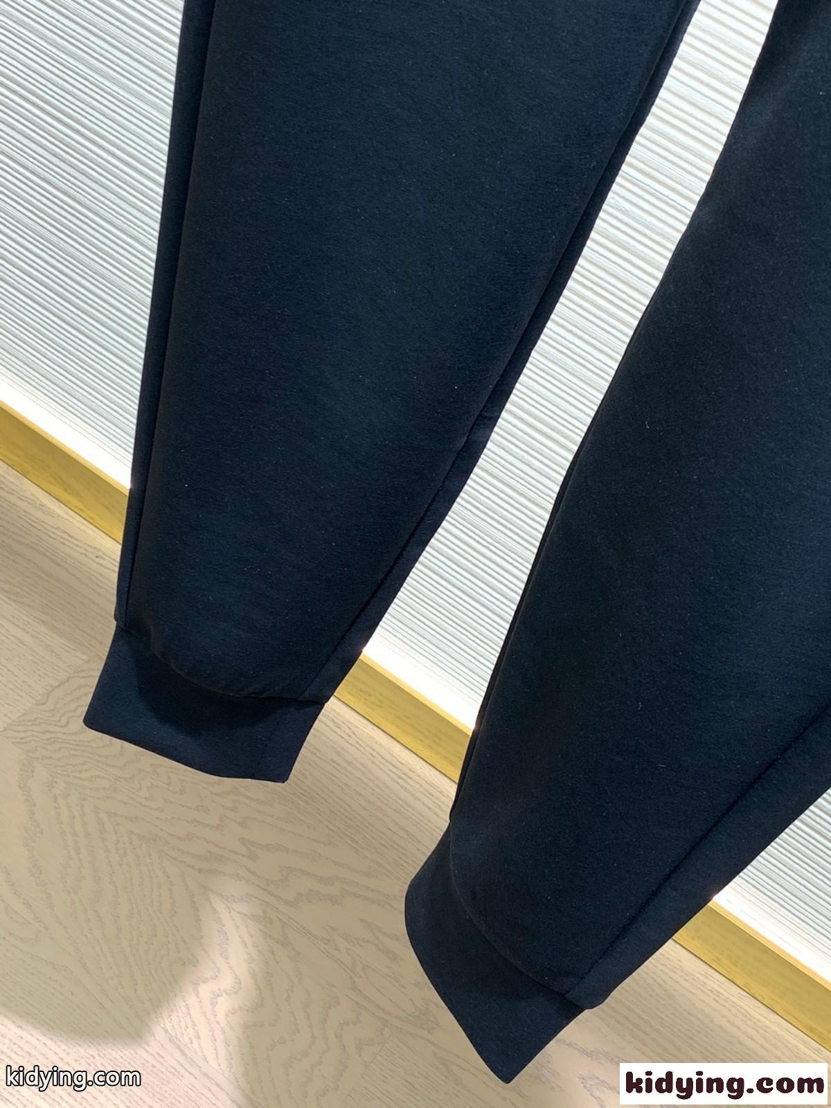 カジュアル 合わせやすい ヴェルサーチェ パンツ 偽物 カジュアルパンツ ブラック-1