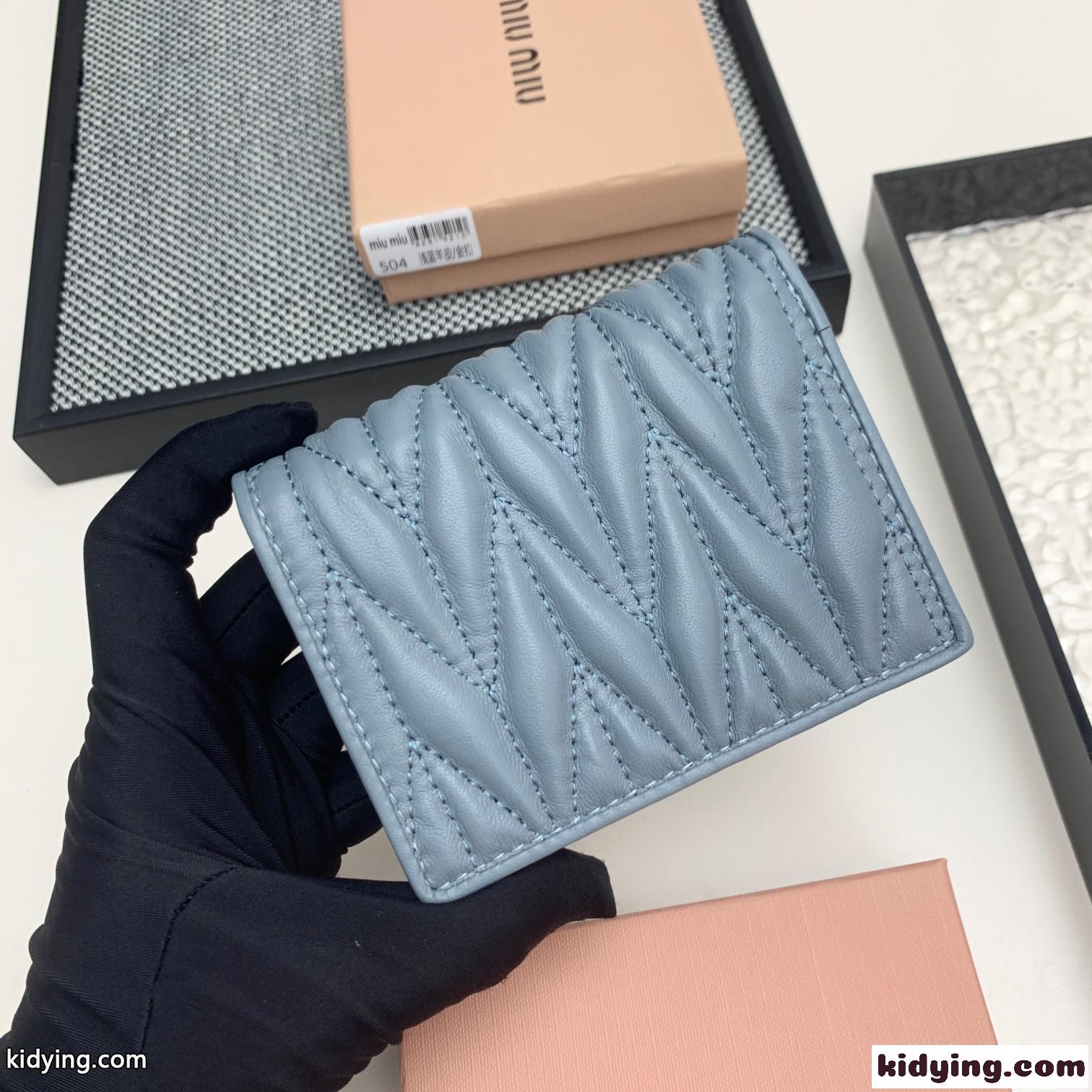 マテラッセ 小銭入れ付き 二つ折財布 ミュウミュウ 財布 コピー ブルー-2