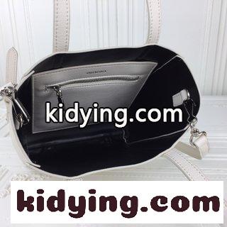 バレンシアガ バッグ 白 パリの旧家の最新版レジ袋が出てきました 手触りがとてもよくて Fashionの斜めクロスハンドです コピー-4