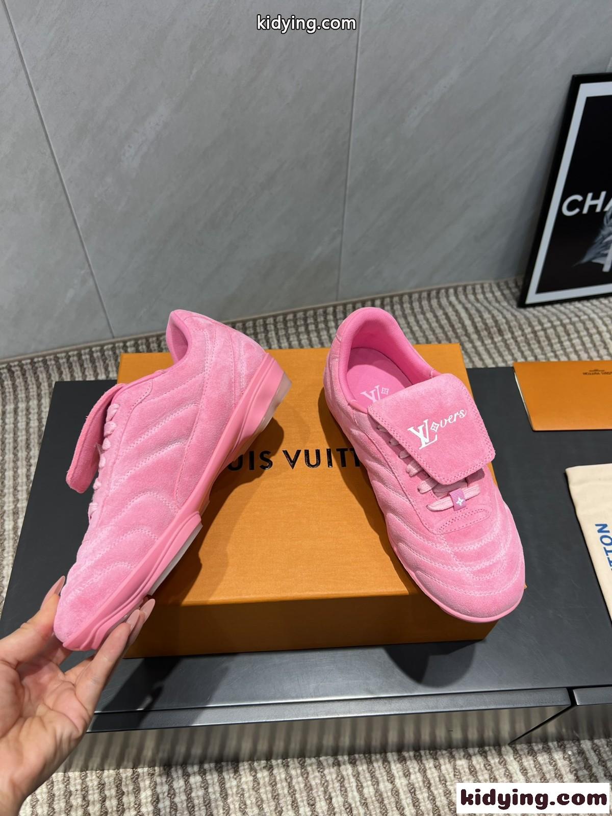 可愛い ルイヴィトン スニーカー スーパーコピー LV フットプリント サッカー ピンク-2