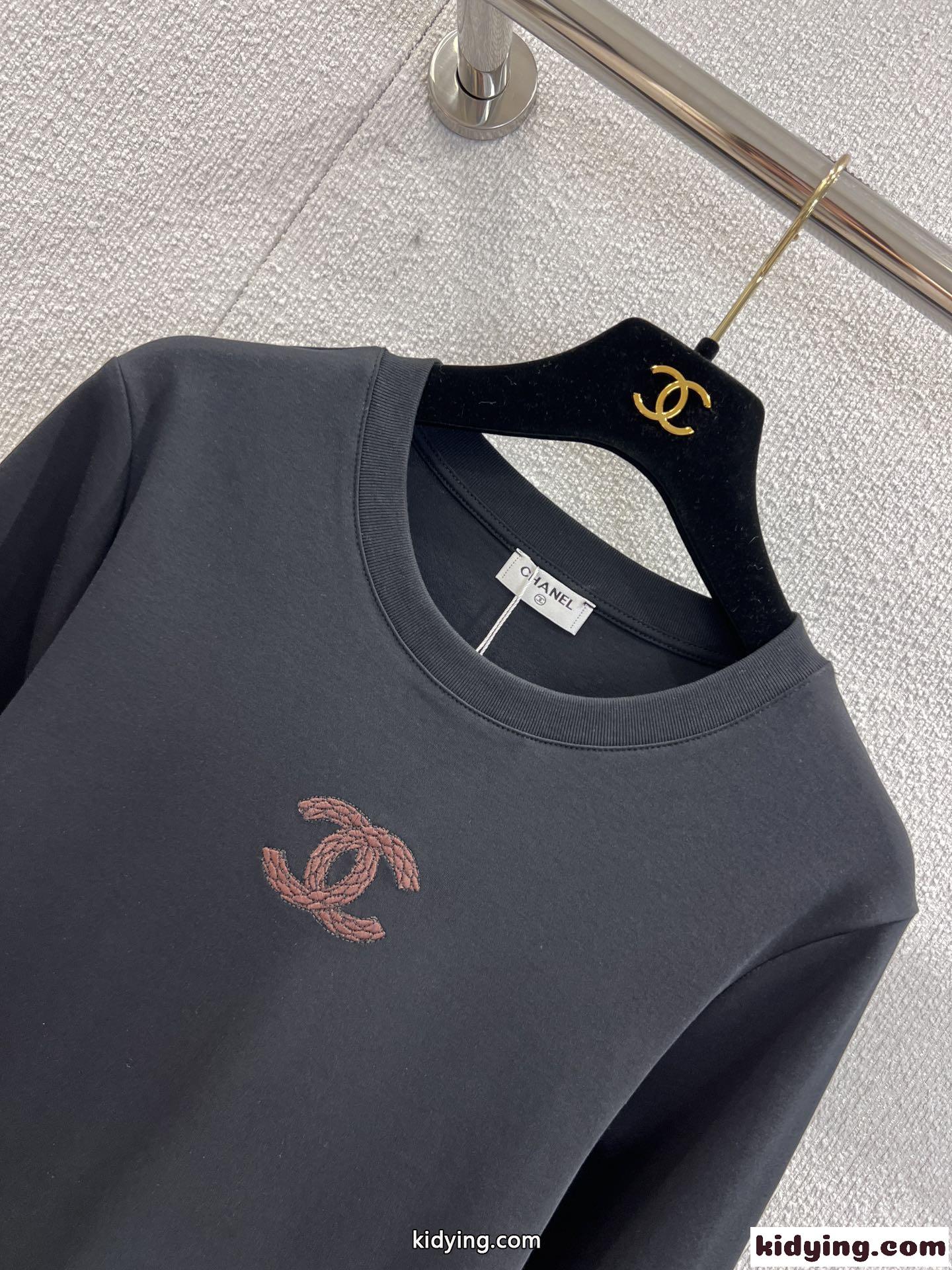 シンプル クルーネック コットン 長袖Tシャツ シャネル Tシャツ コピー ブラック-4