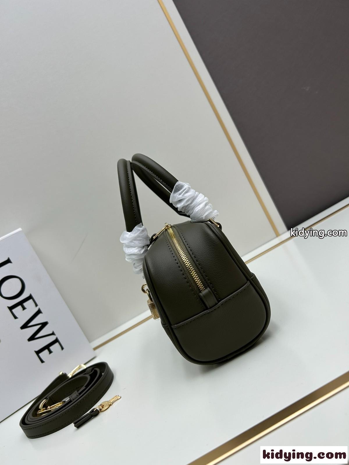 アマソナ23 クロップド バッグ ロエベ バッグ スーパーコピー グリーン-1