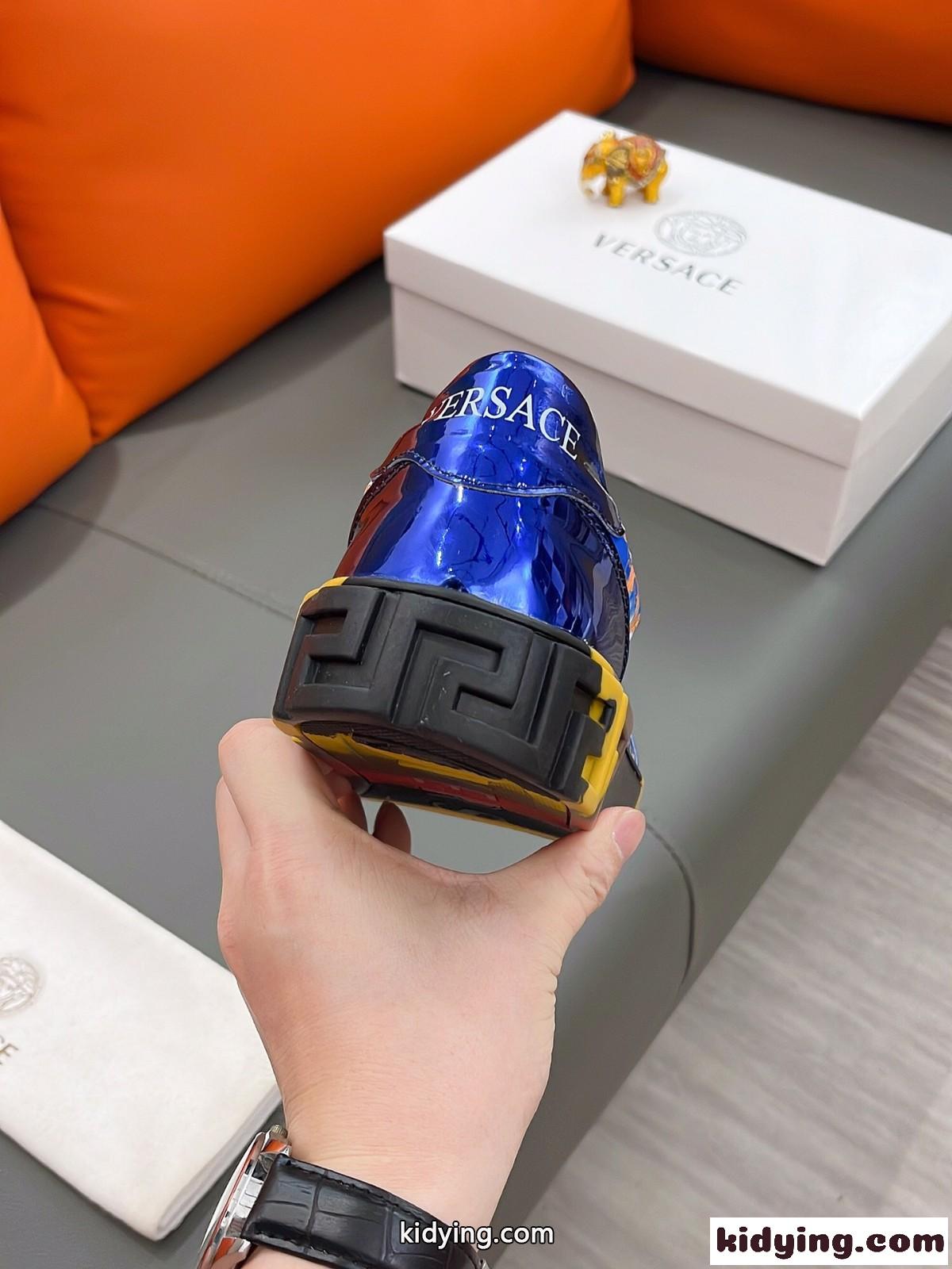 注目される プリント レースアップ ヴェルサーチェ スニーカー コピー メンズ カジュアルジューズ-3