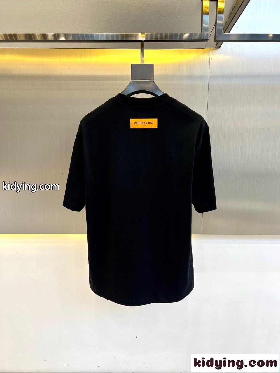 目を引く ロゴプリント クルーネック ルイ・ヴィトン Tシャツ 偽物 コットン ブラック-3