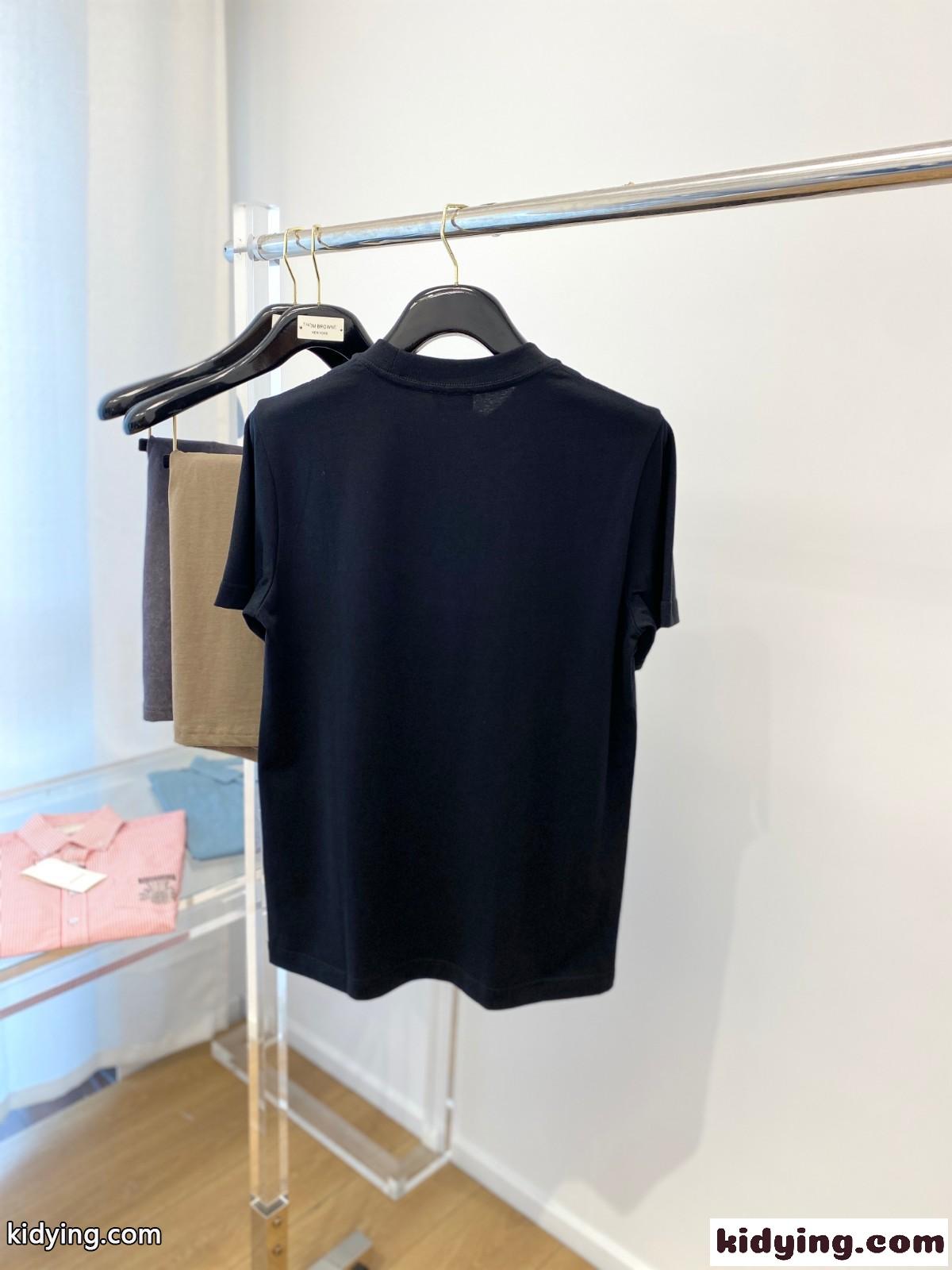 シンプル 合わせやすい クルーネック イヴ・サンローラン Tシャツ コピー 半袖 ブラック-3