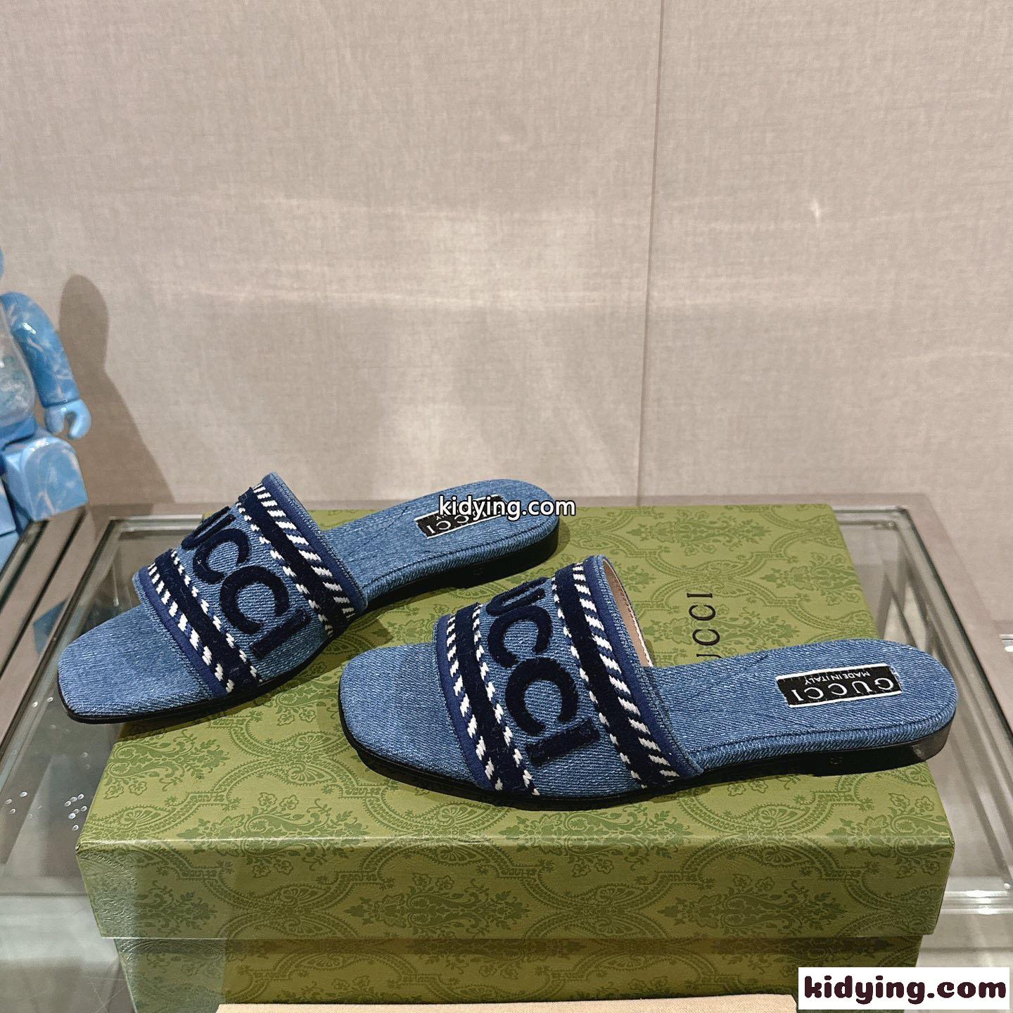 GUCCI スクリプトロゴ付き ウィメンズ スライドサンダル グッチ サンダル コピー-1