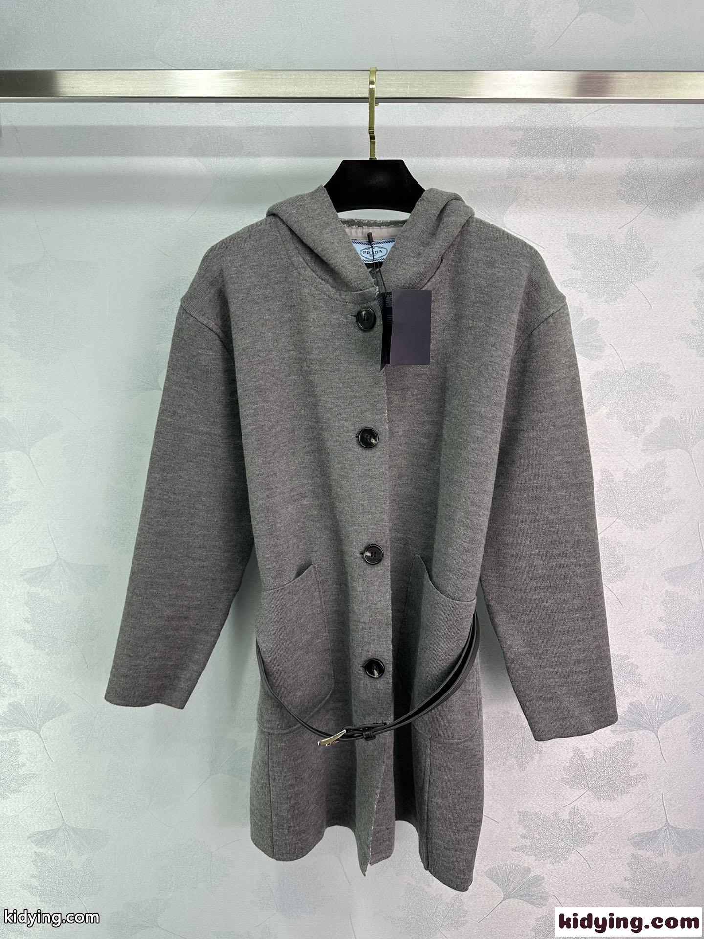 最新の2024年 prada ジャケット メンズ偽物 コート トップス アウター 柔軟 高品質 フード付き グレイ-0