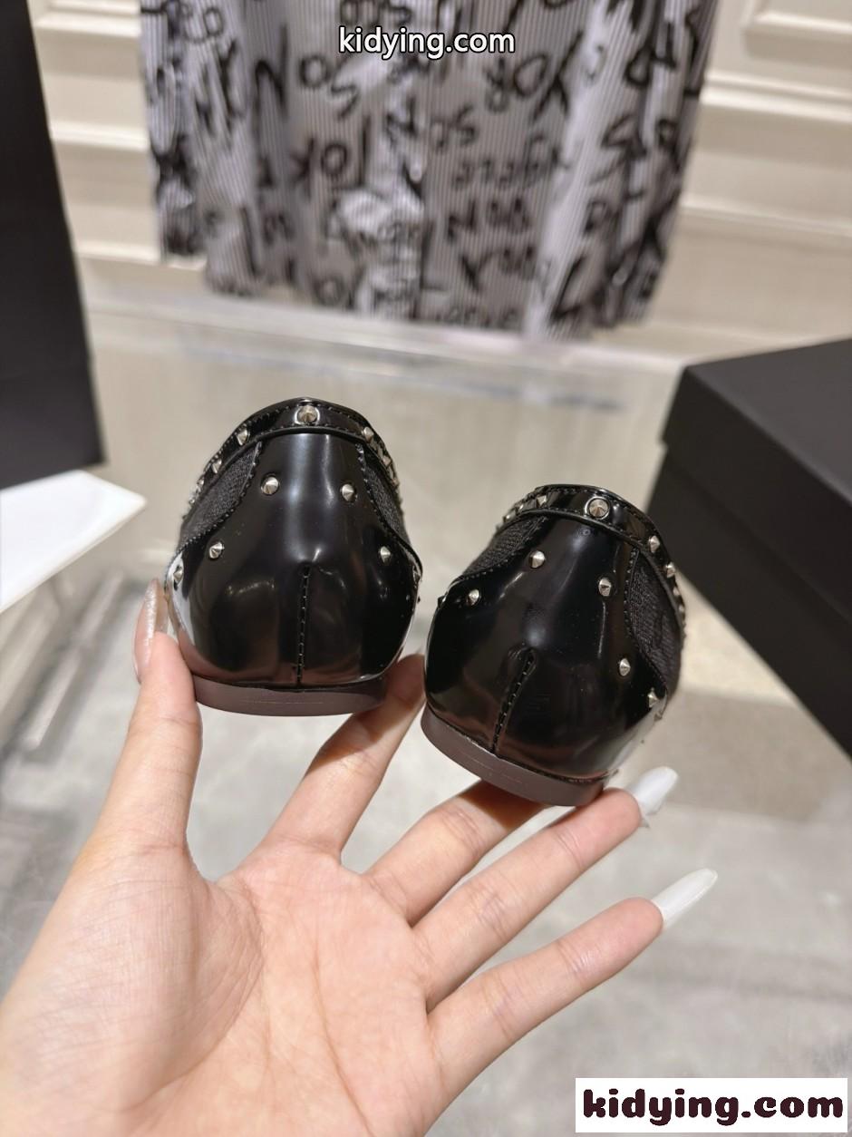 スタッズ付き ウィメンズ バレエシューズ グッチ パンプス コピー ブラック-3