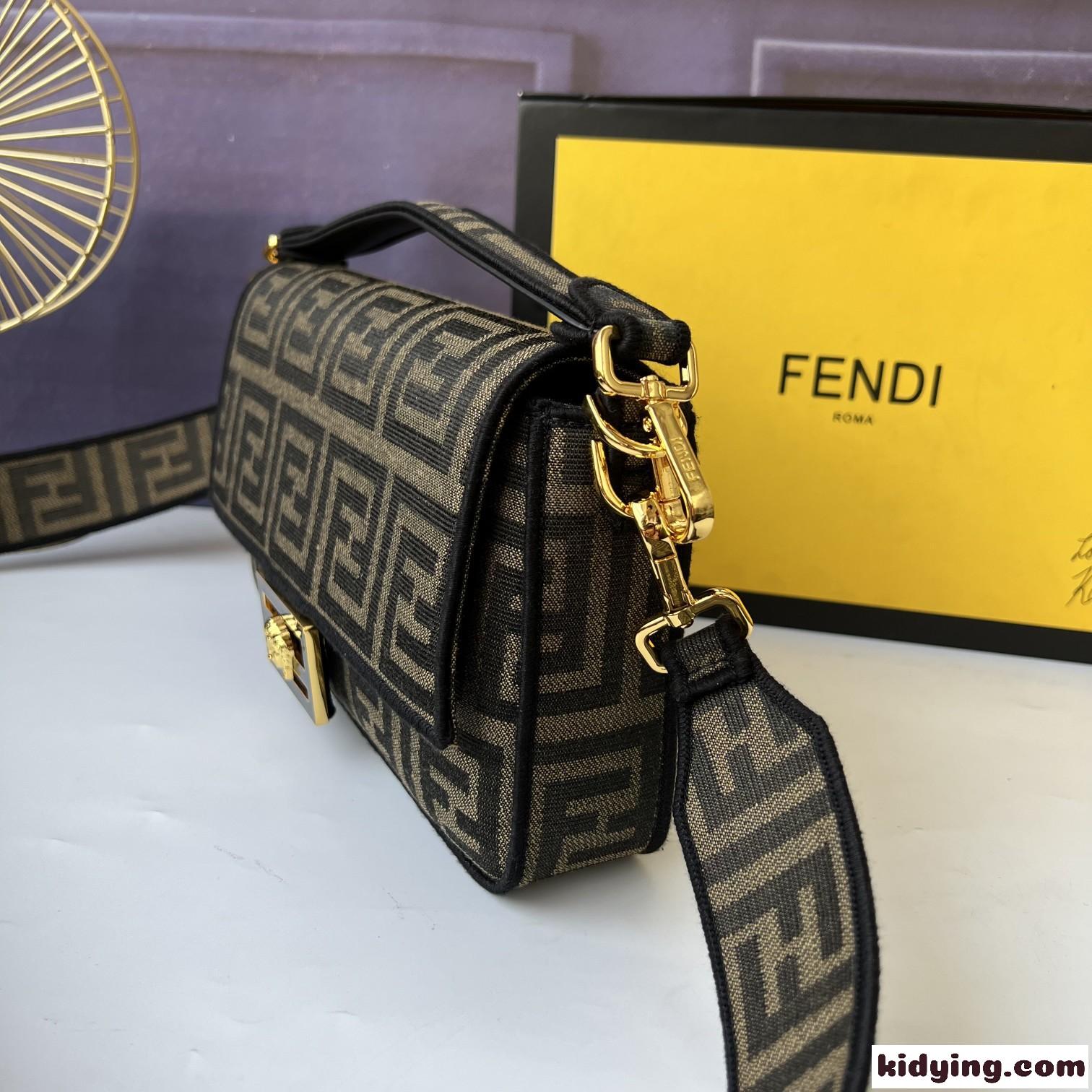 VERSACE×FENDI 高級感 ロゴ ショルダーバッグ ヴェルサーチェ バッグ コピー レディース 斜め掛け 人気 カバン-1