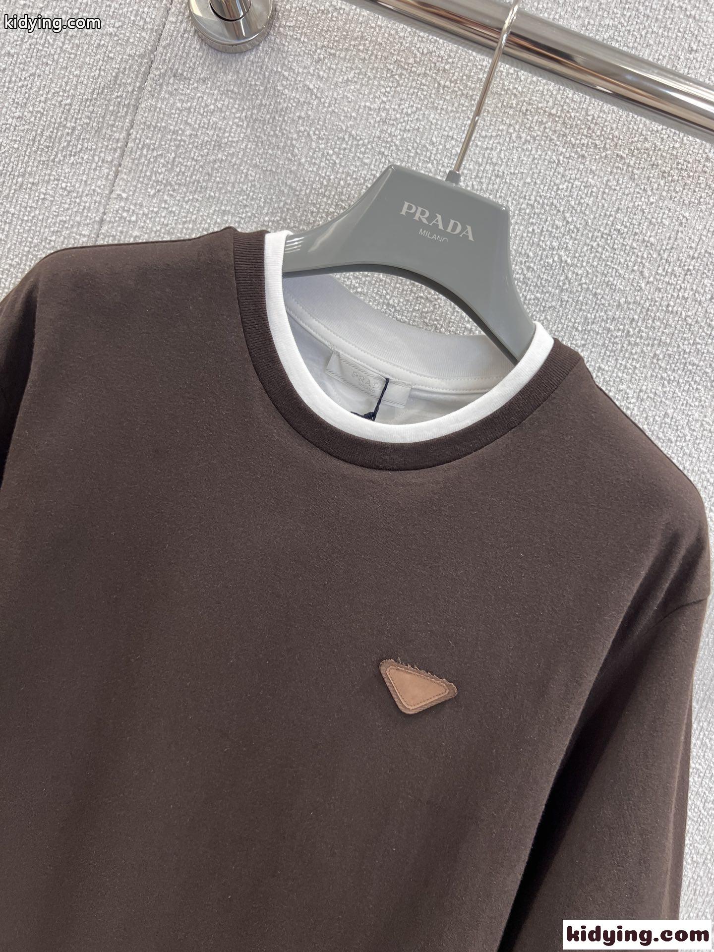 おしゃれ レイヤード風 クルーネック 半袖Tシャツ プラダ Tシャツ コピー ユニセックス ダークブラウン-2