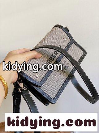 ​滑らかな2色皮革とVintageレトロなチェックで作られた バーバリー バッグ 印象 コピー-2