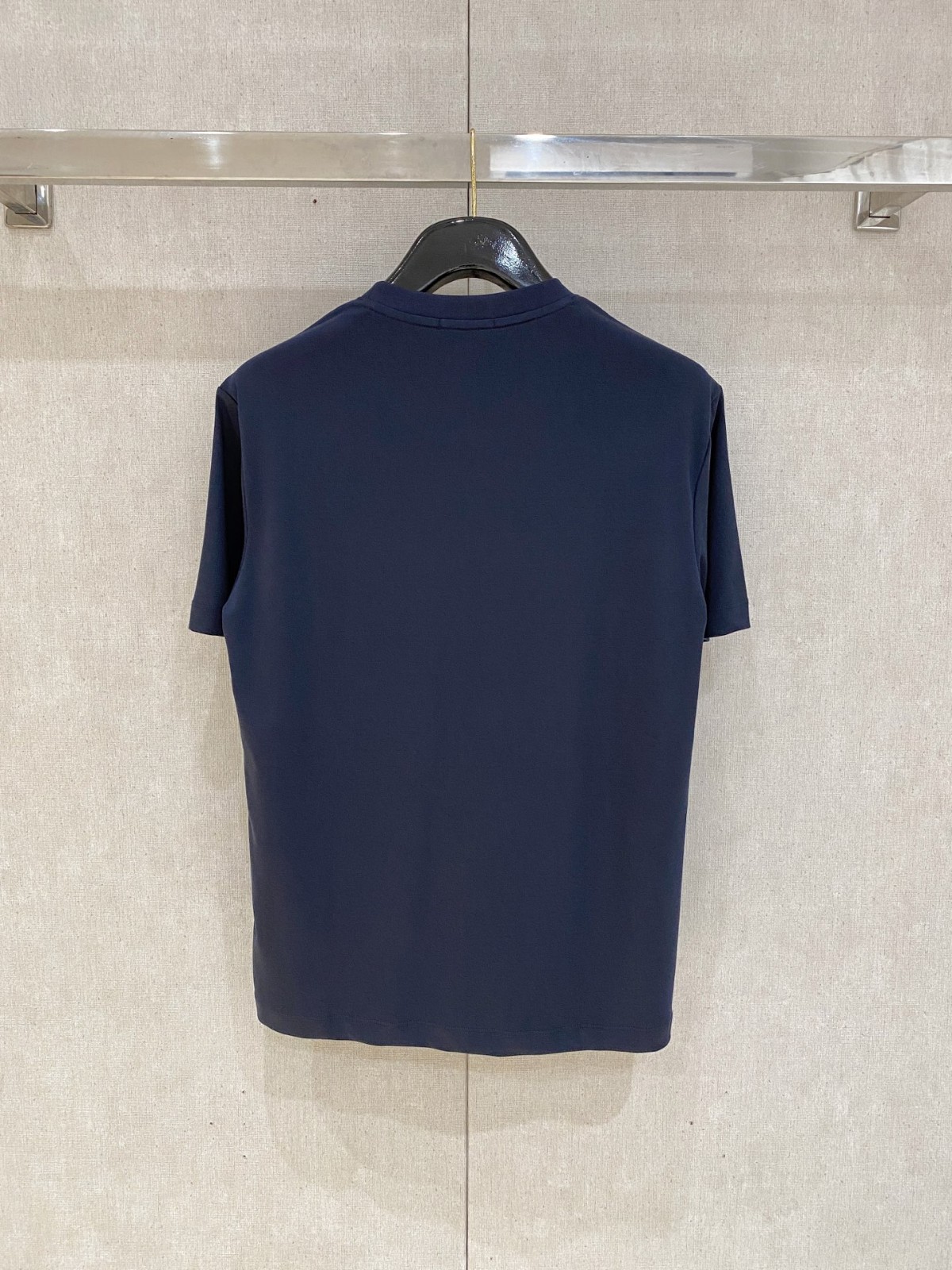 シンプル ロゴ入り クルーネック 半袖Tシャツ アルマーニ Tシャツ コピー ブルー-4