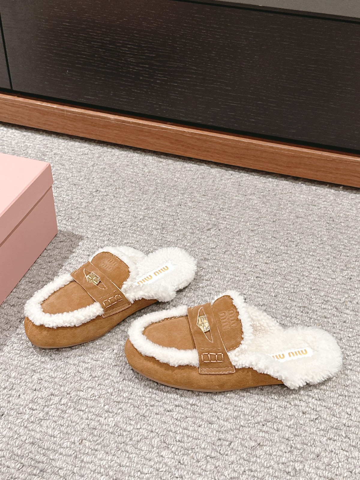 もこもこ スエード ミュール ミュウミュウ シューズ スーパーコピー ブラウン-2