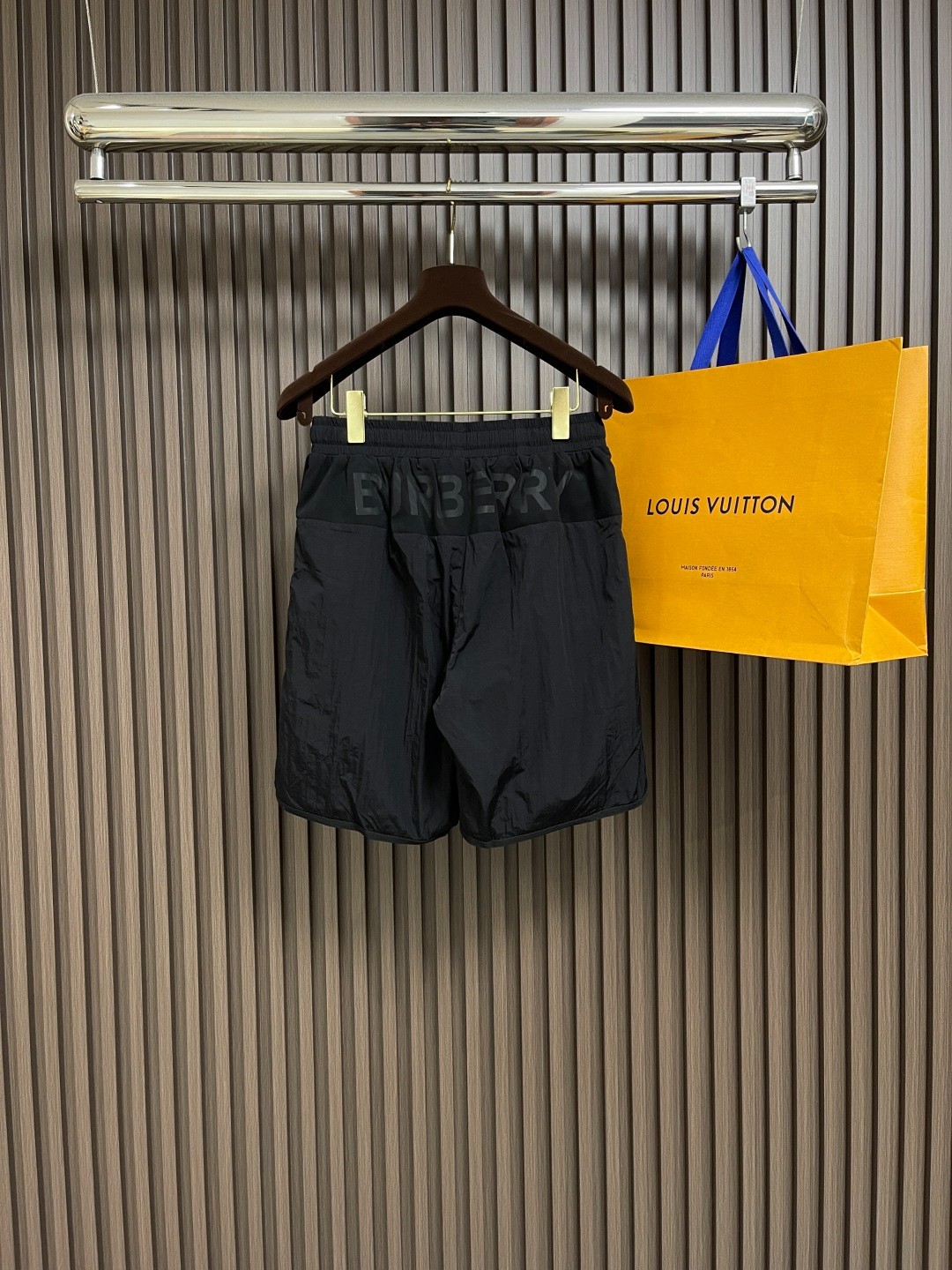 カジュアル スポーツ ショートパンツ バーバリー パンツ コピー ブラック-1